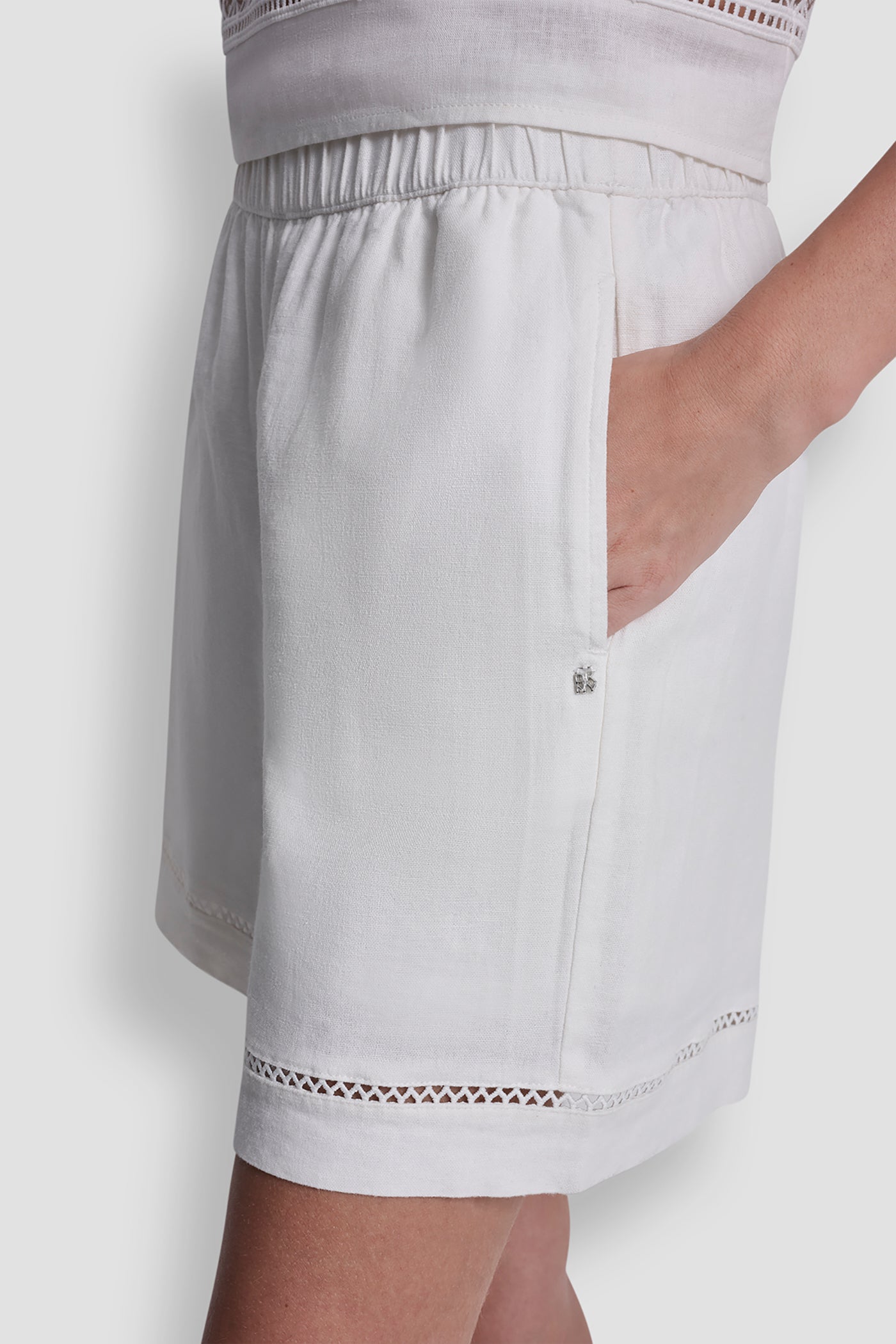 HIGH-RISE LINEN-BLEND SHORT VIEW 6 | Shorts