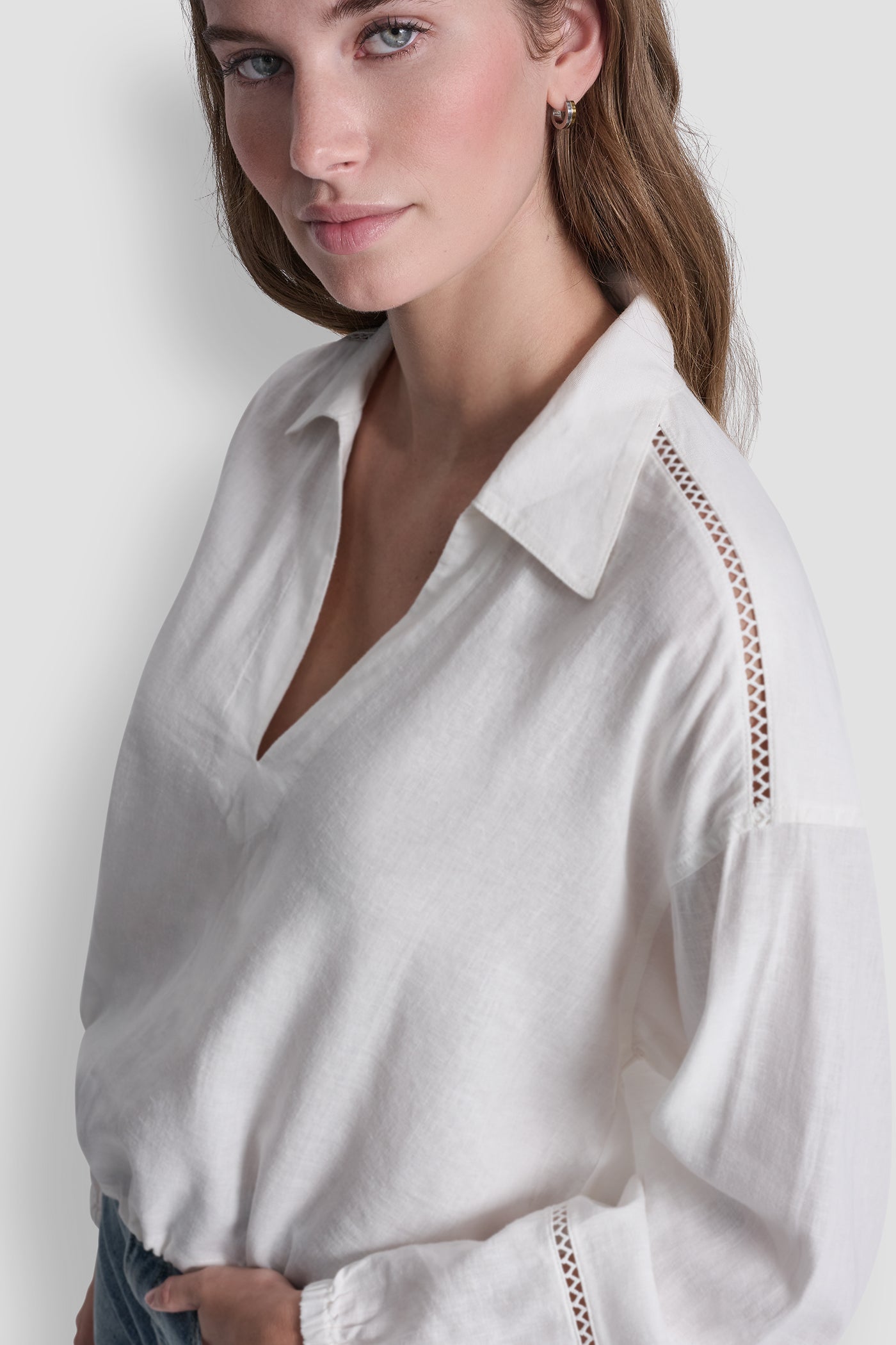 LINEN-BLEND V-NECK SHIRT VIEW 4 | Clothing