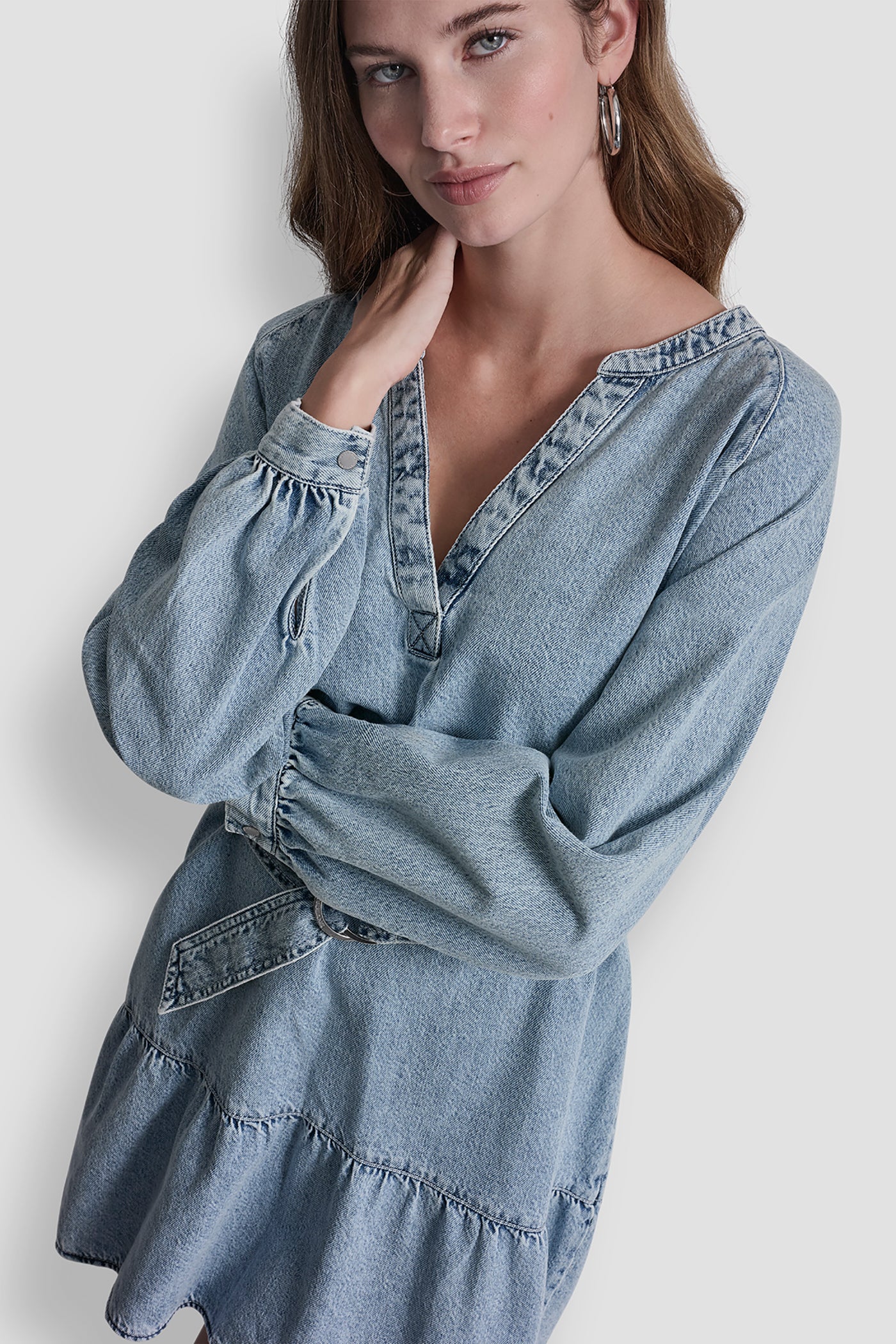 BELTED DENIM V-NECK DRESS VIEW 5 | Clothing
