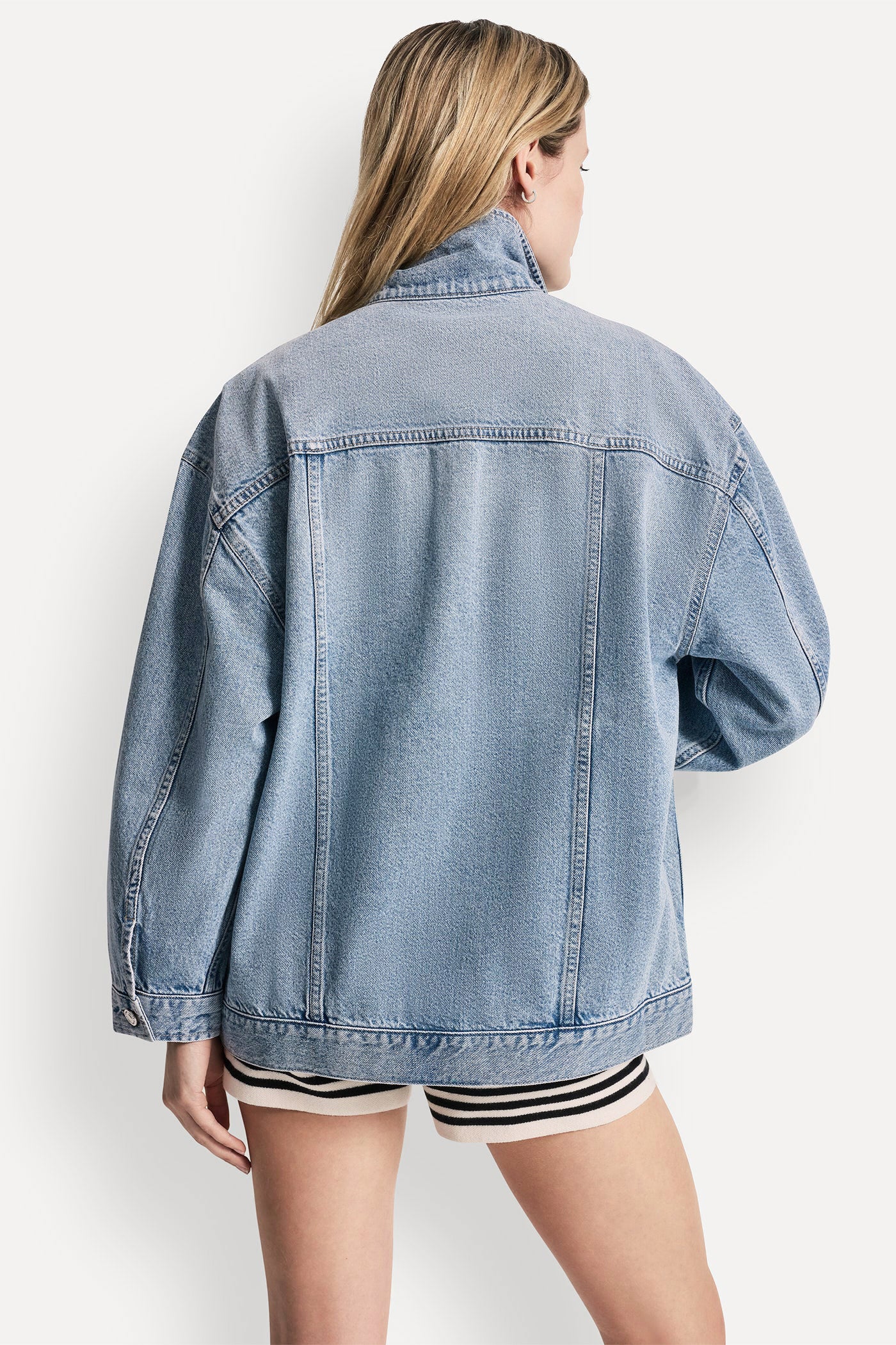OVERSIZED TRUCKER JACKET VIEW 3