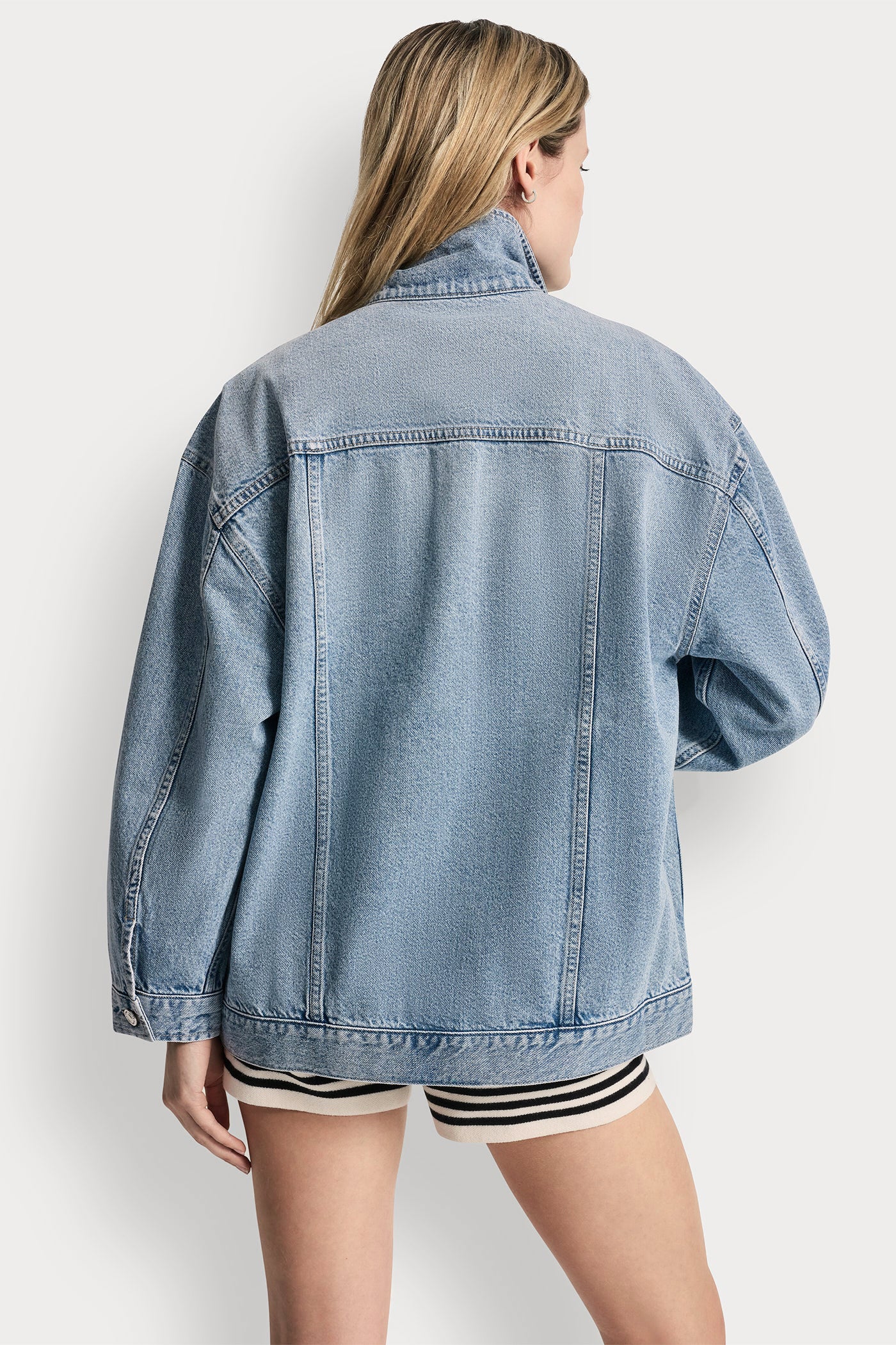 OVERSIZED TRUCKER JACKET VIEW 3 | SALE