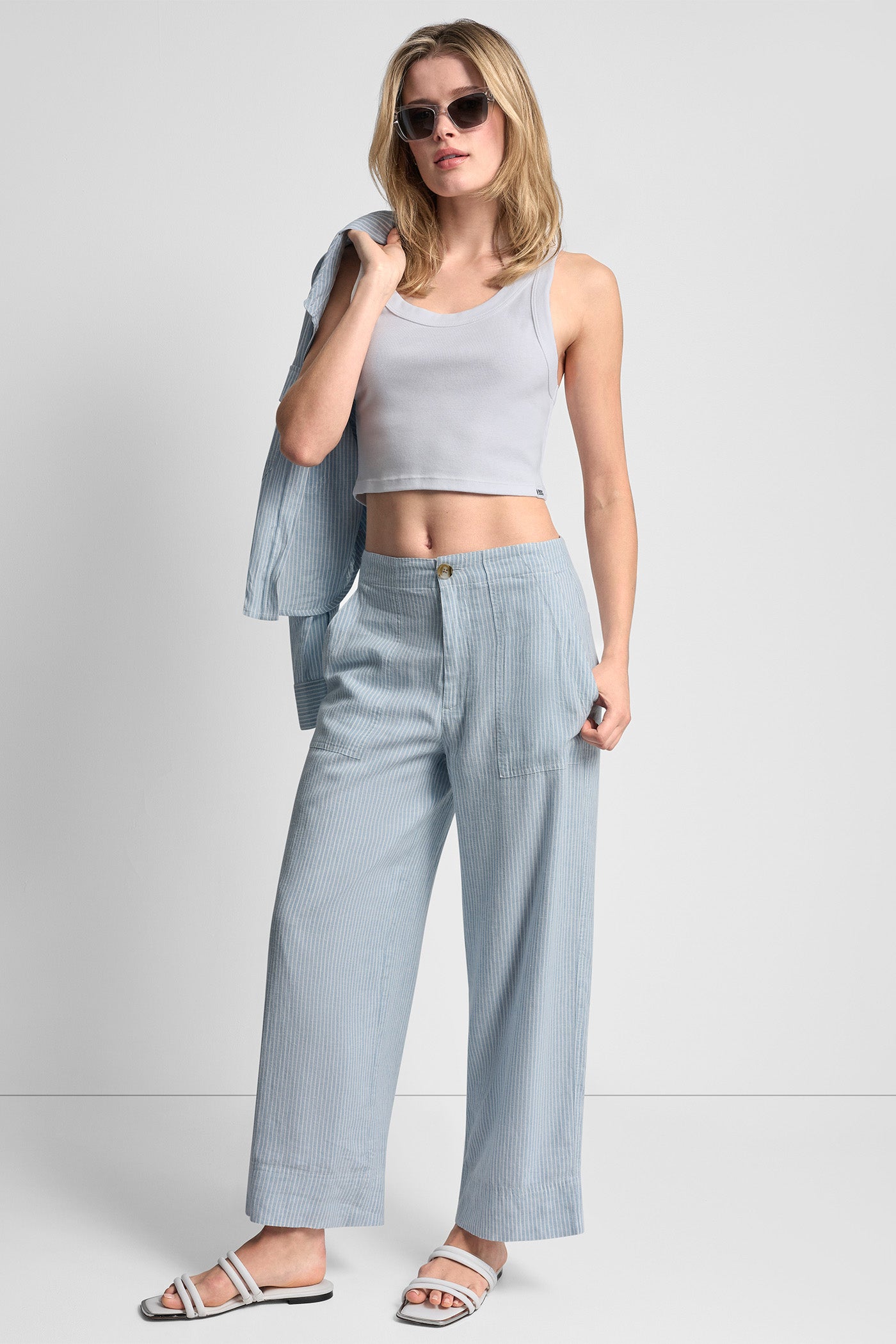 CROPPED WIDE LEG LINEN-BLEND PANTS VIEW 8 | The Vacation Edit