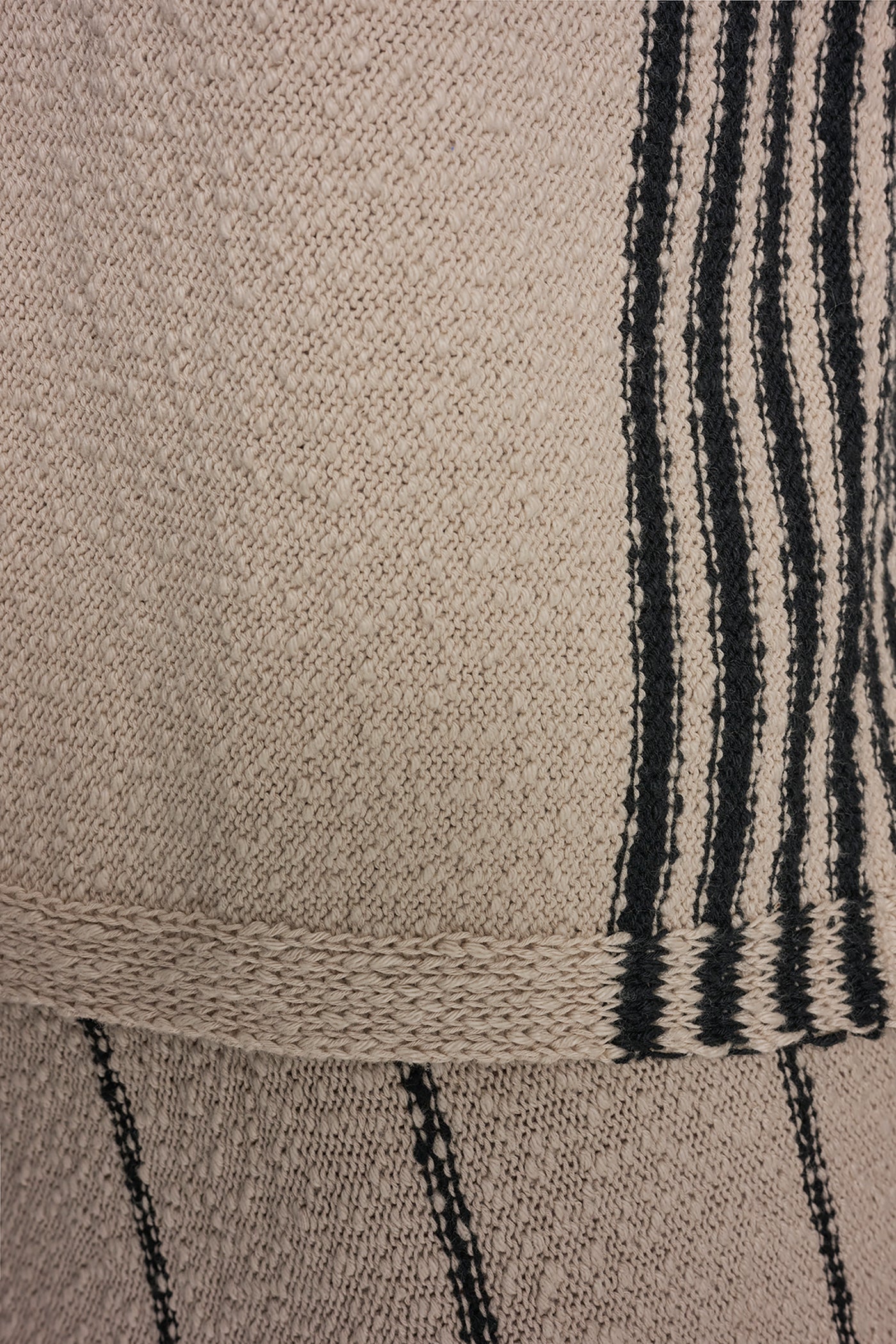 SLEEVELESS SWEATER WITH STRIPED DETAIL VIEW 4 | NEW NEUTRALS