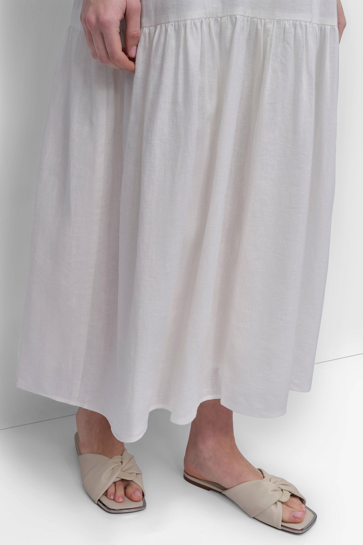 LINEN SLEEVELESS TIERED MAXI VIEW 4 | SALE DRESSES