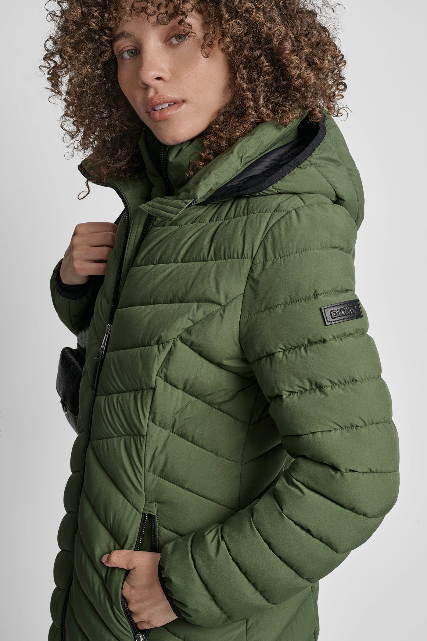 LONG PACKABLE VESTIE WALKER VIEW 4 | New Arrivals