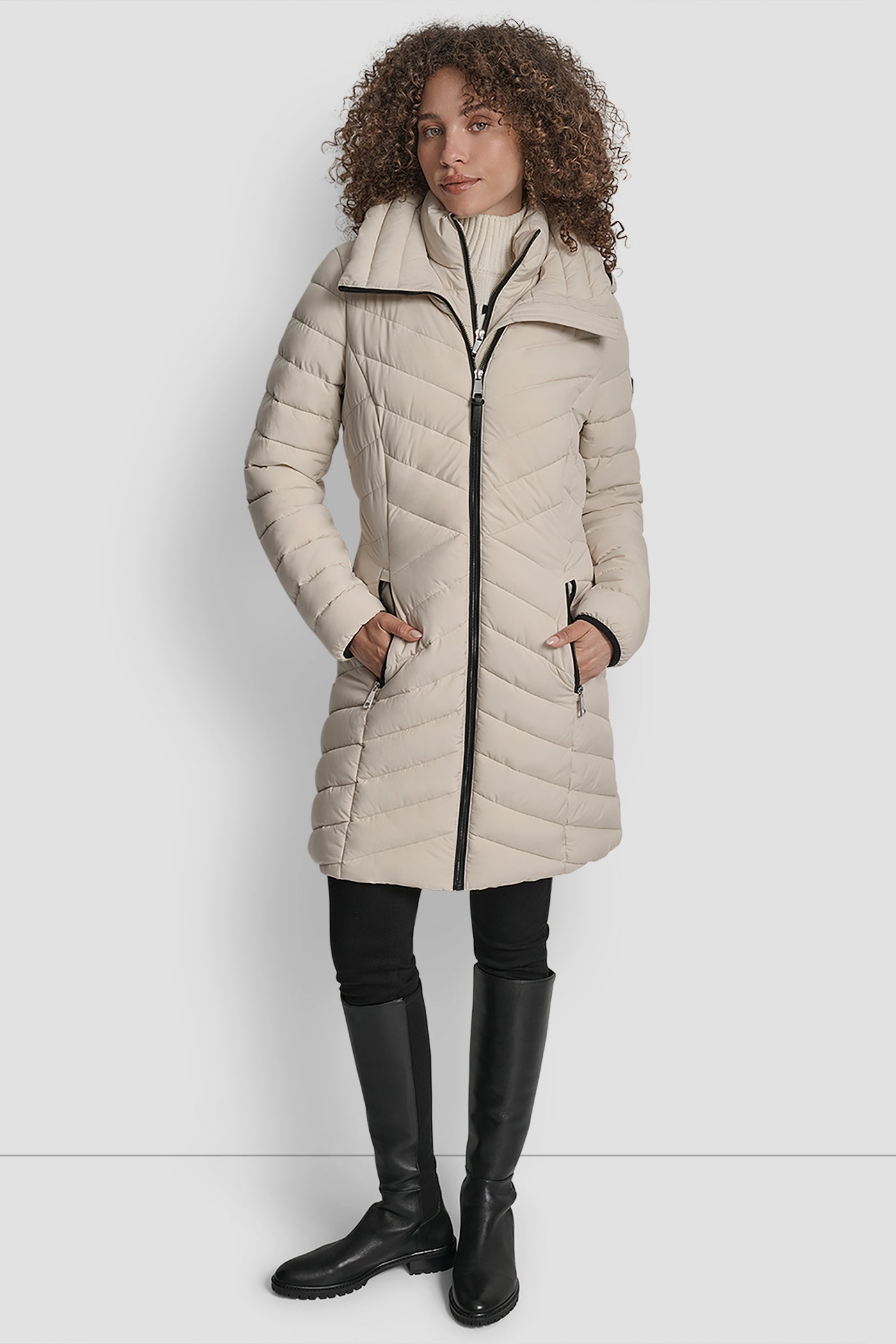 LONG PACKABLE VESTIE WALKER VIEW 5 | DKNY Promo