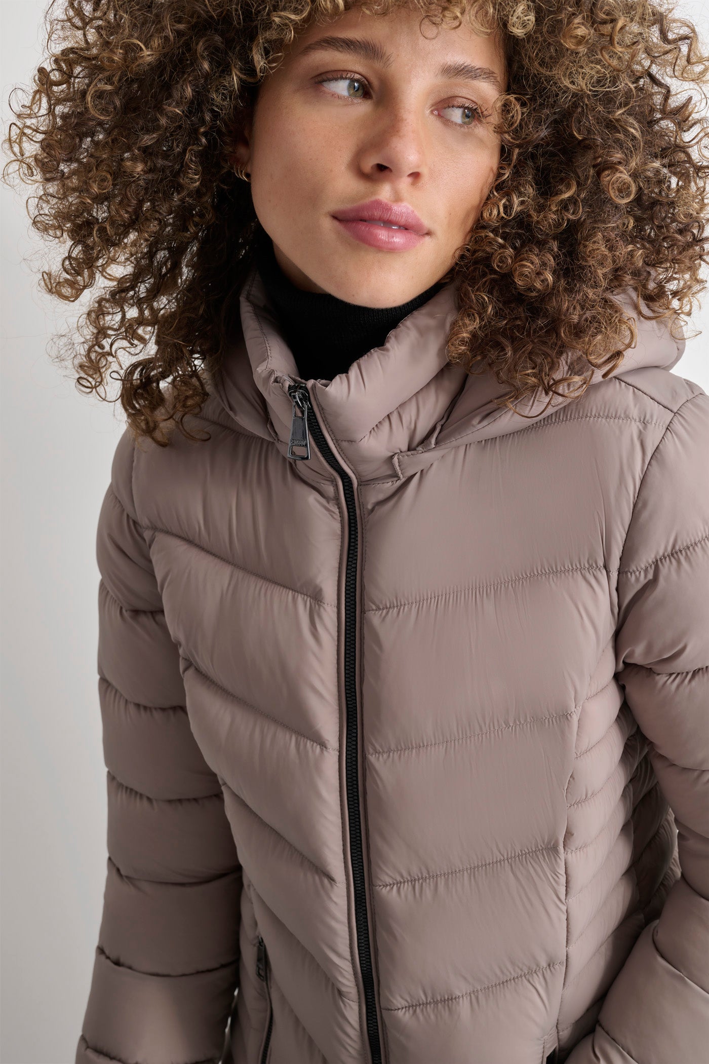 LIGHTWEIGHT PUFFER JACKET VIEW 5