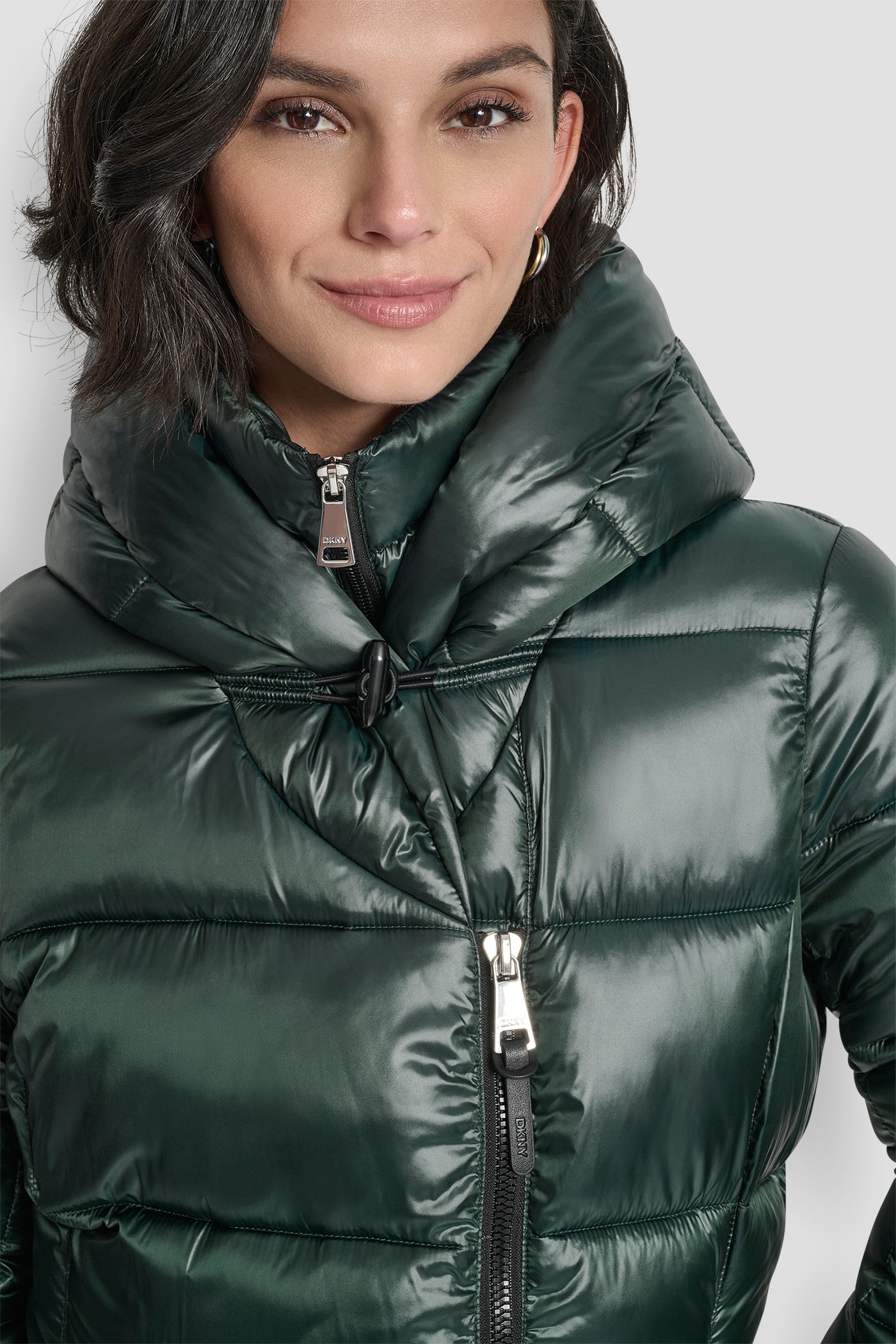 MALACHITE PEARLIZED PUFFER WITH HOOD, BACK VIEW | New clothing