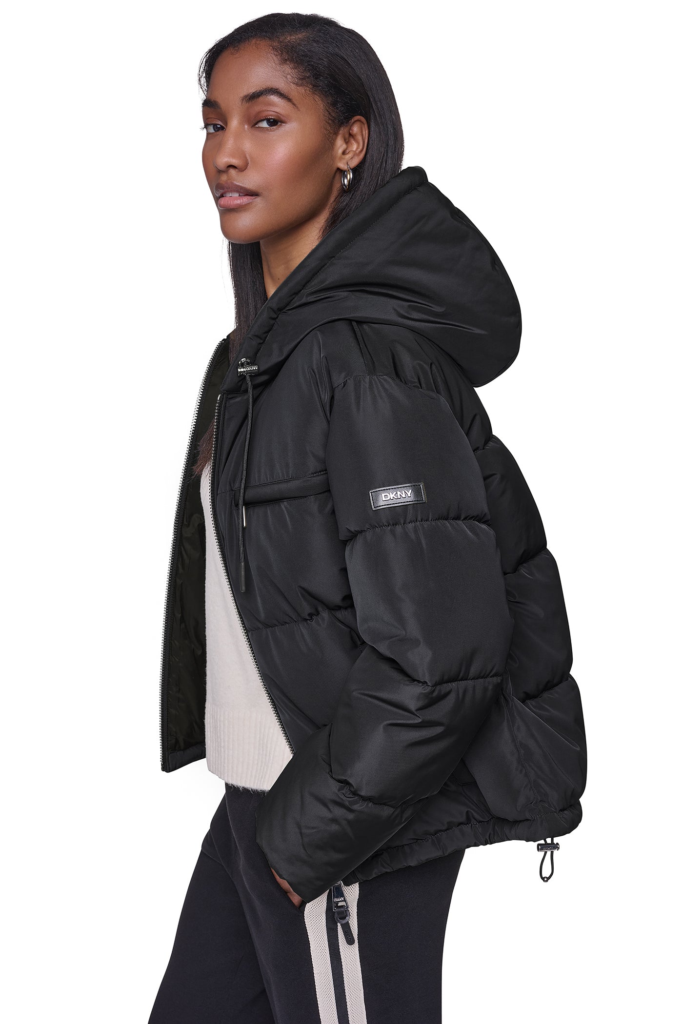 CONTRAST LINED SHORT HOODED PUFFER VIEW 2