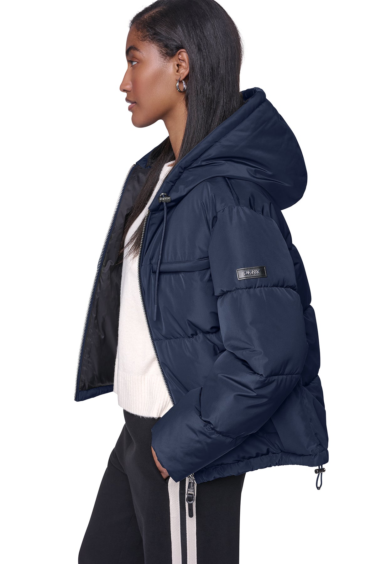 CONTRAST LINED SHORT HOODED PUFFER VIEW 2