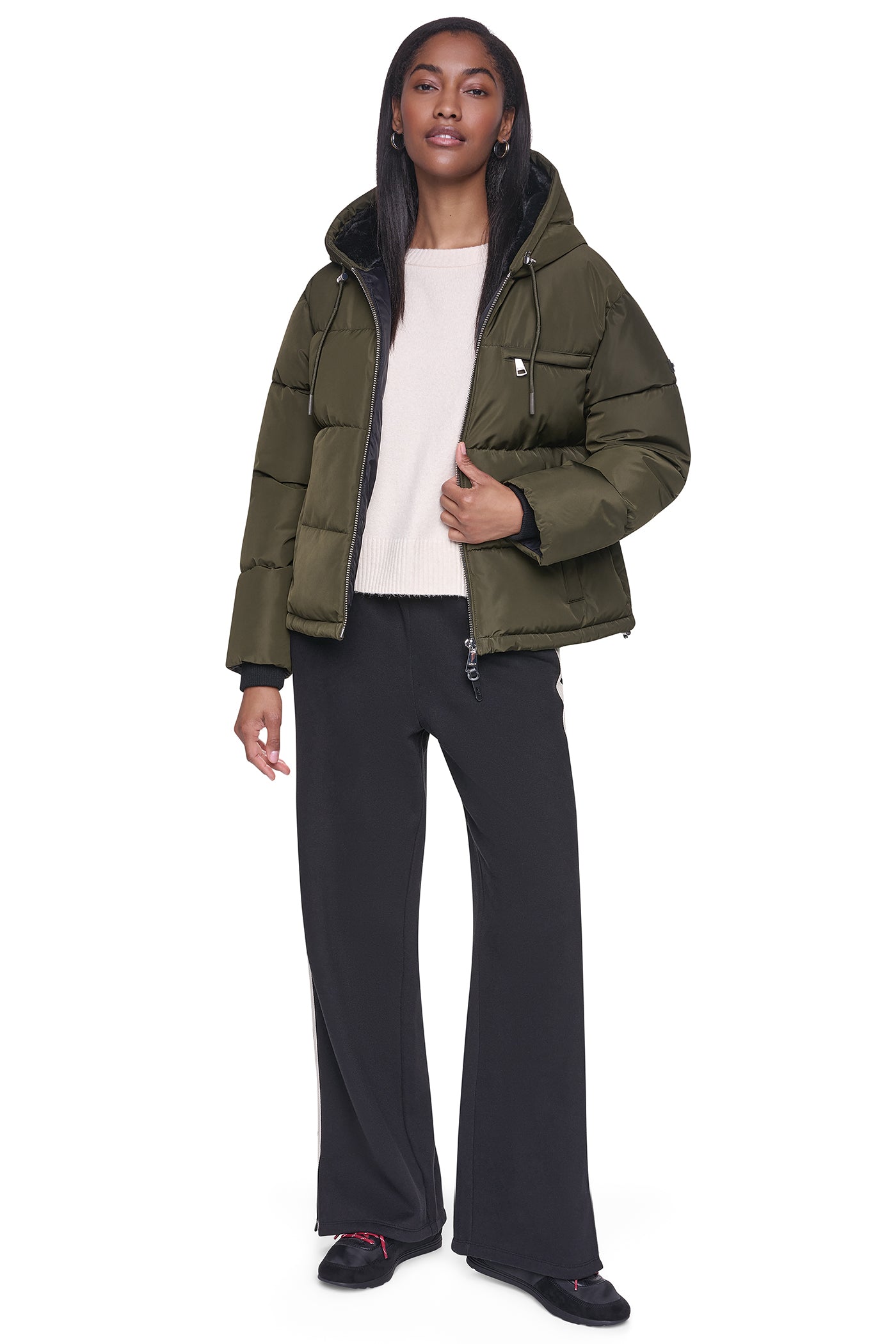 CONTRAST LINED SHORT HOODED PUFFER VIEW 2