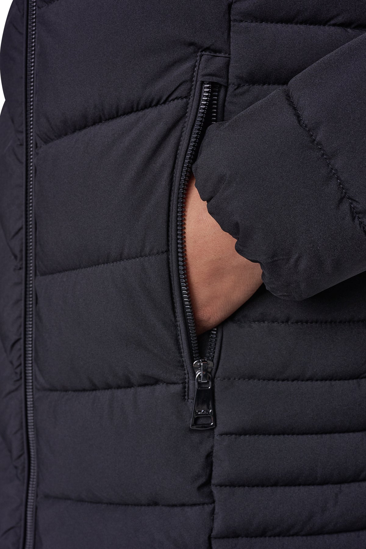 PACKABLE PUFFER VIEW 2