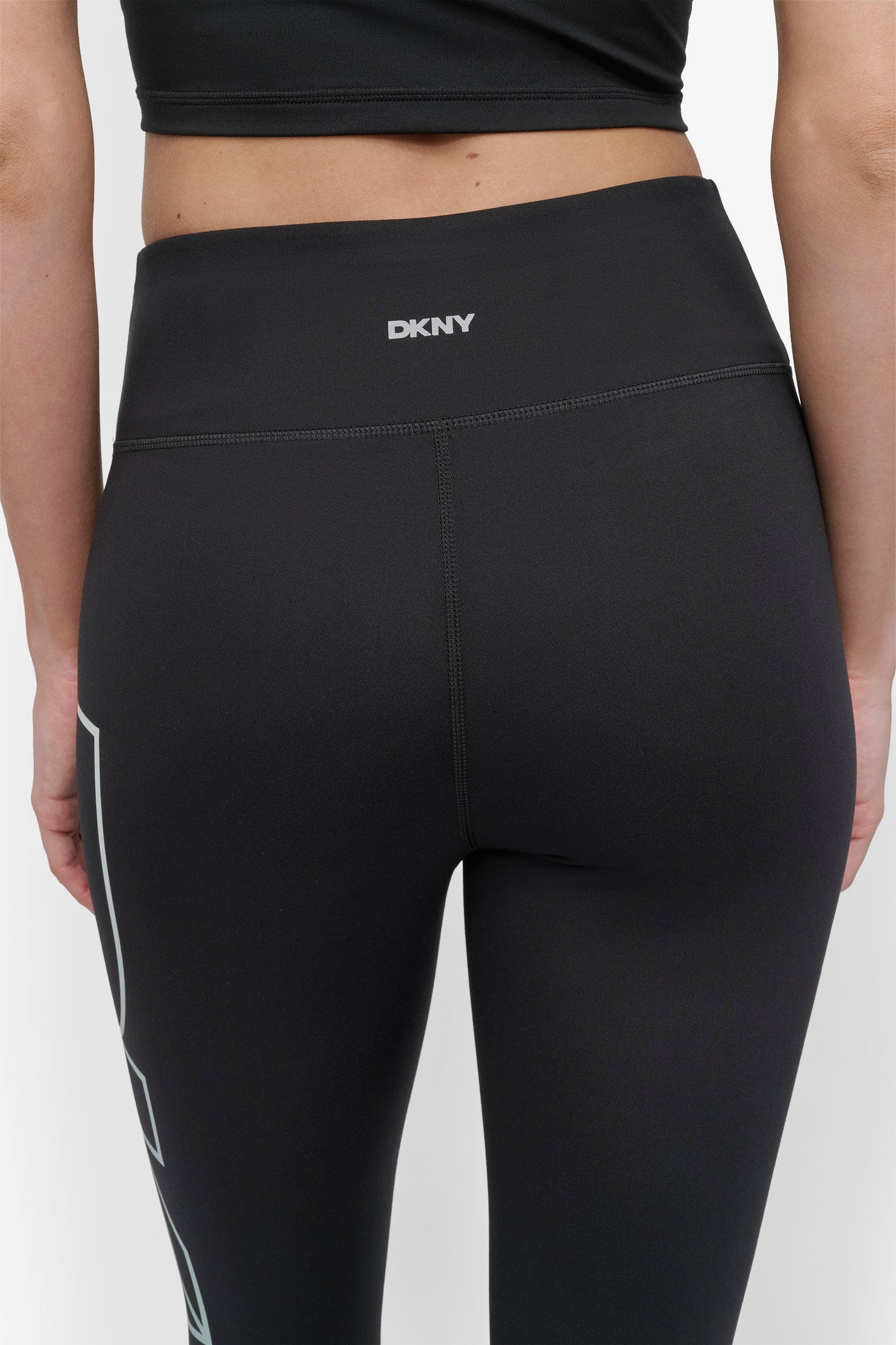 MID-RISE LOGO 7/8 COMPRESSION LEGGING VIEW 6 | Leggings