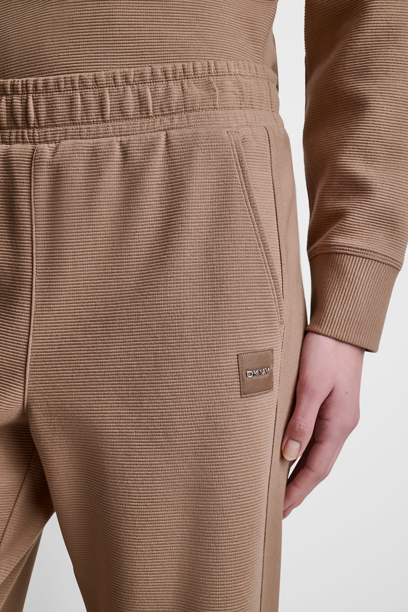 HIGH-RISE RIB TRACK PANTS VIEW 6 | Summer Collection