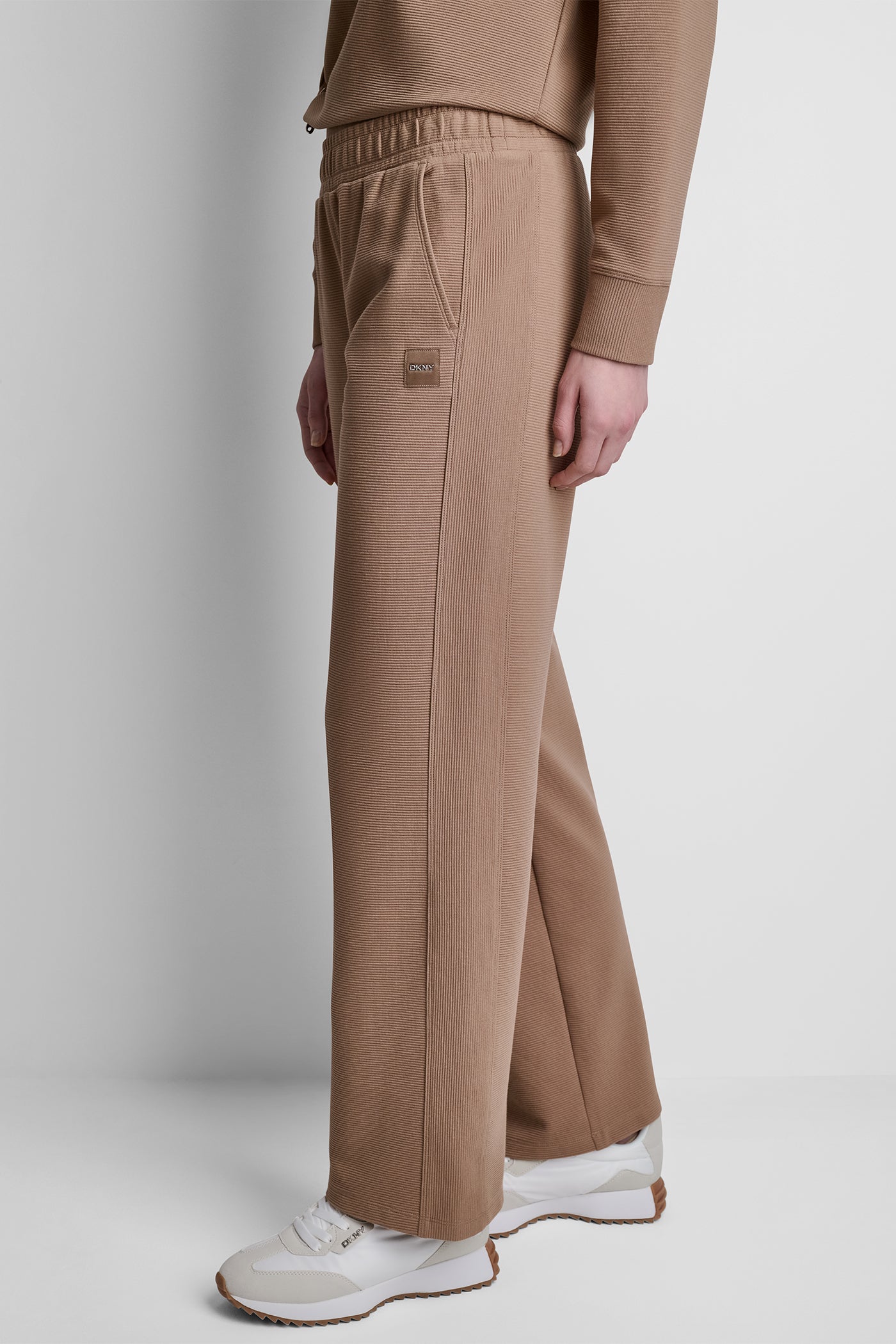 HIGH-RISE RIB TRACK PANTS VIEW 4 | Summer Collection