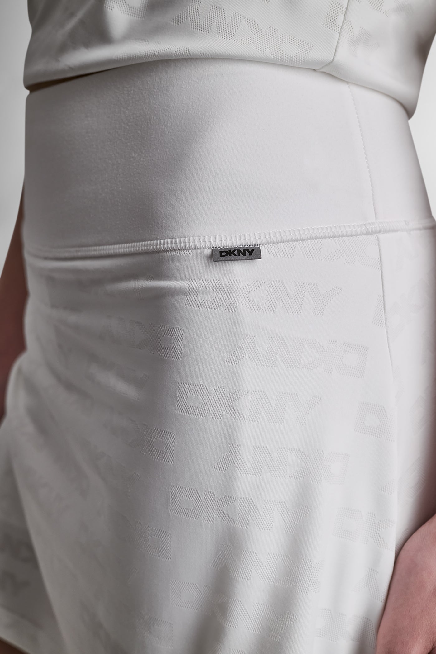 White LOGO JACQUARD SKORT, BACK VIEW | DKNY Sport