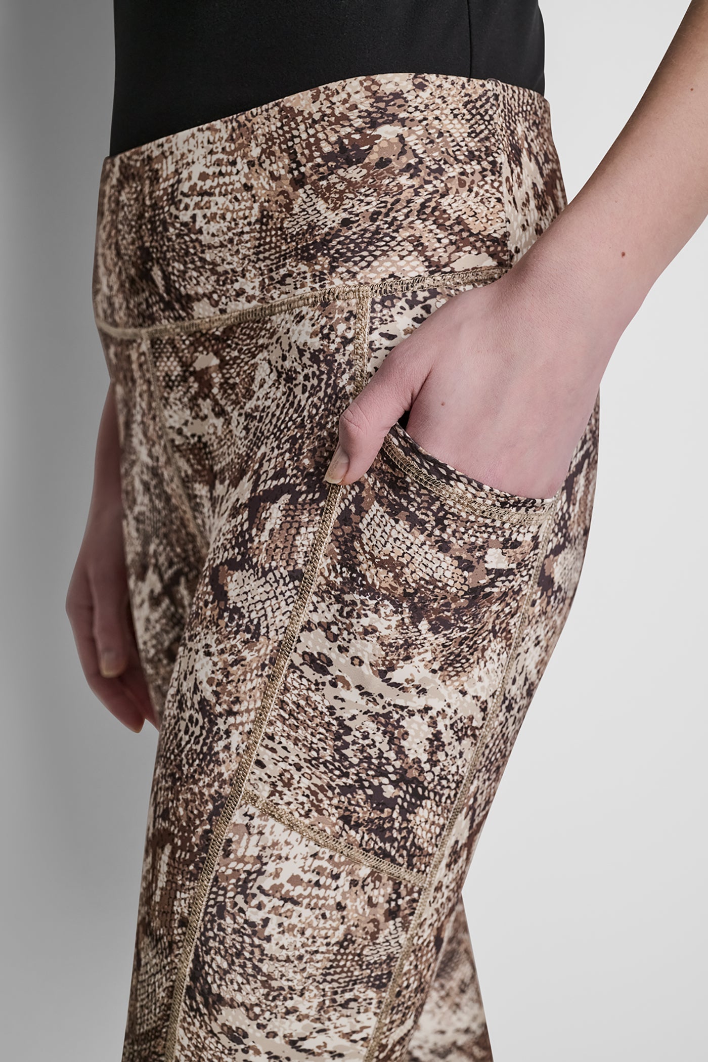 HIGH-RISE 7/8 PRINTED LEGGING VIEW 5 | Clothing