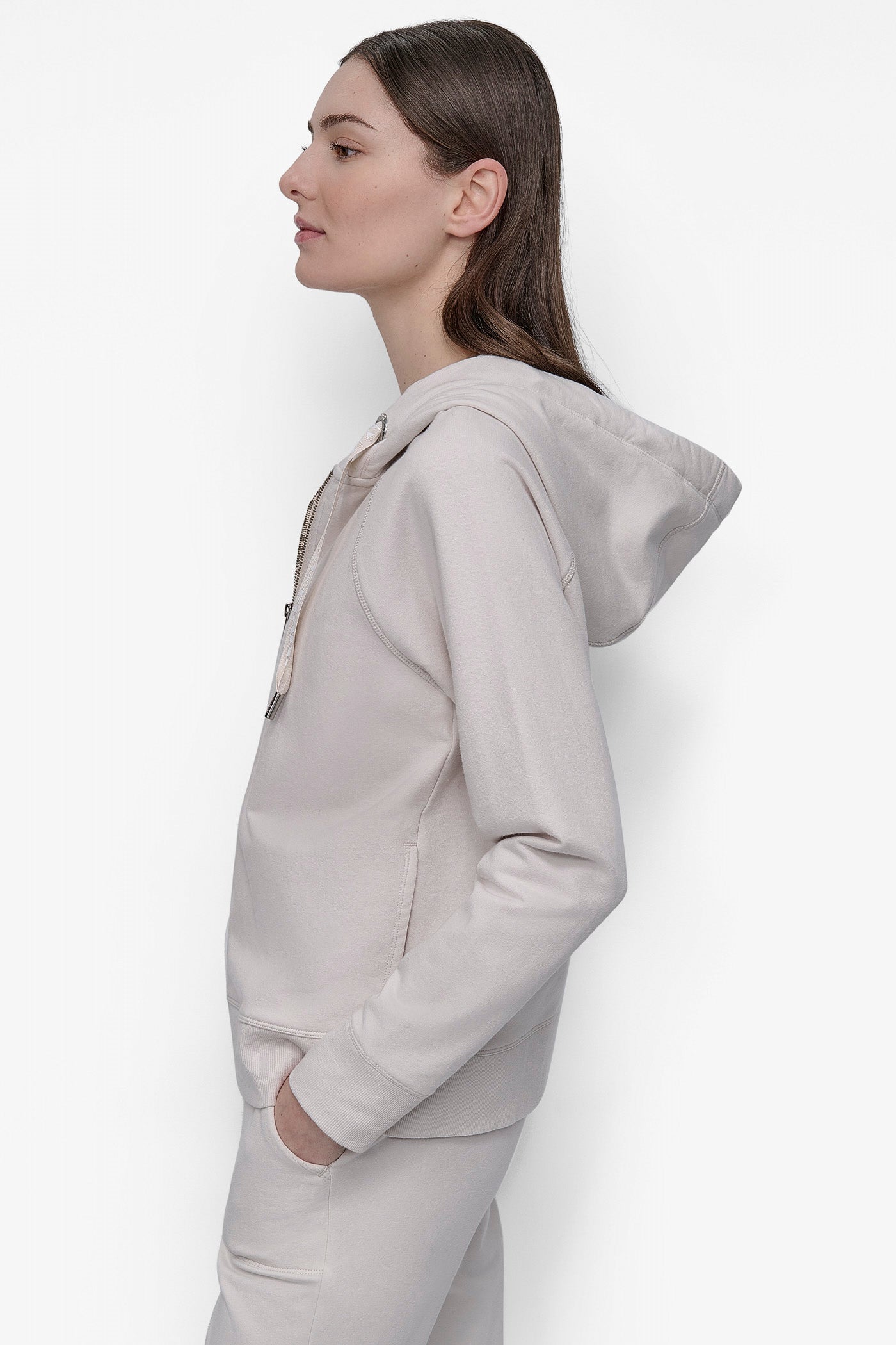 LOGO DRAWSTRING PERFORMANCE HOODIE VIEW 3 | Sweatshirts & Joggers