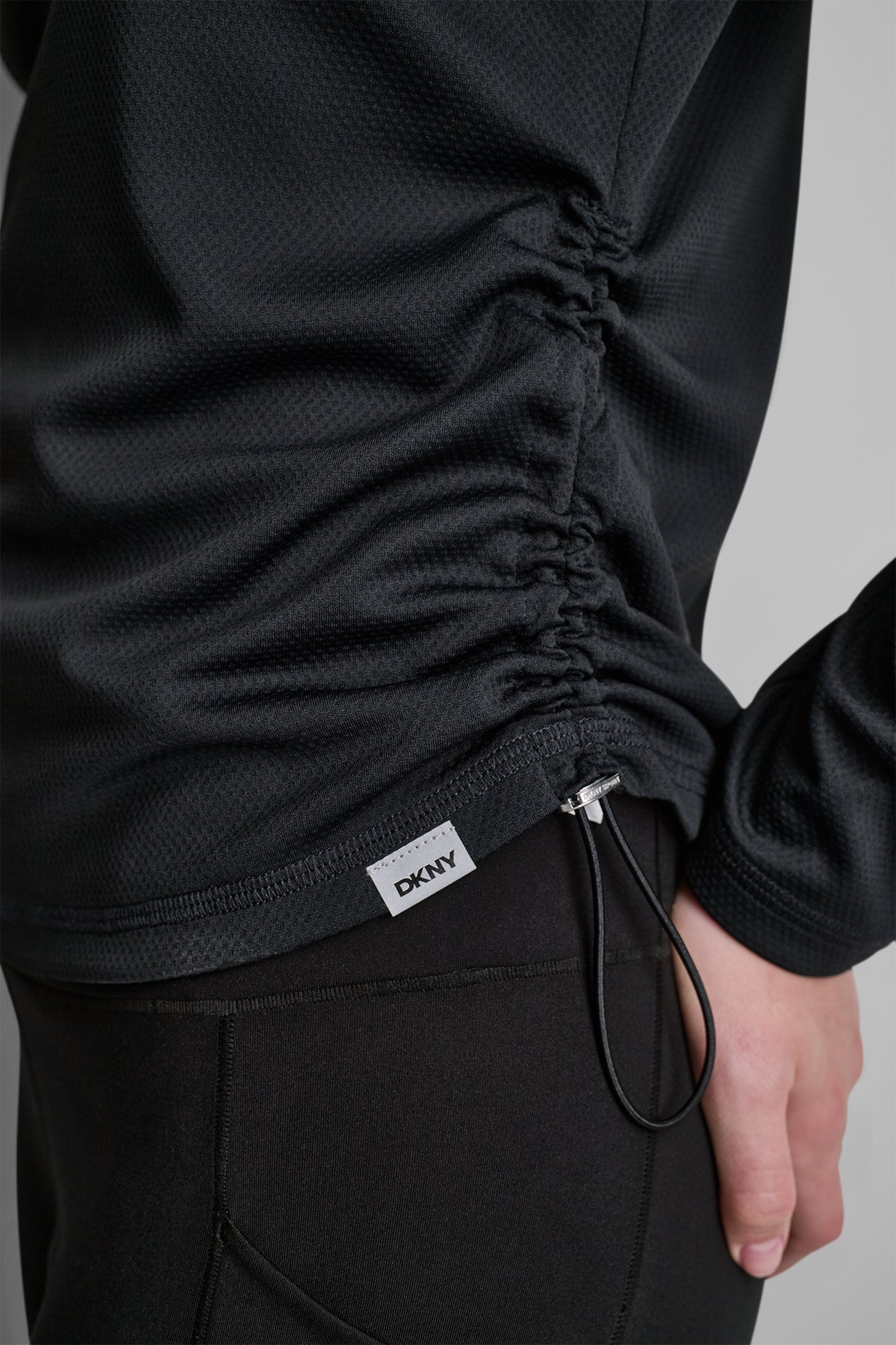 LONG SLEEVE V-NECK TECH TEE VIEW 6 | Summer Collection