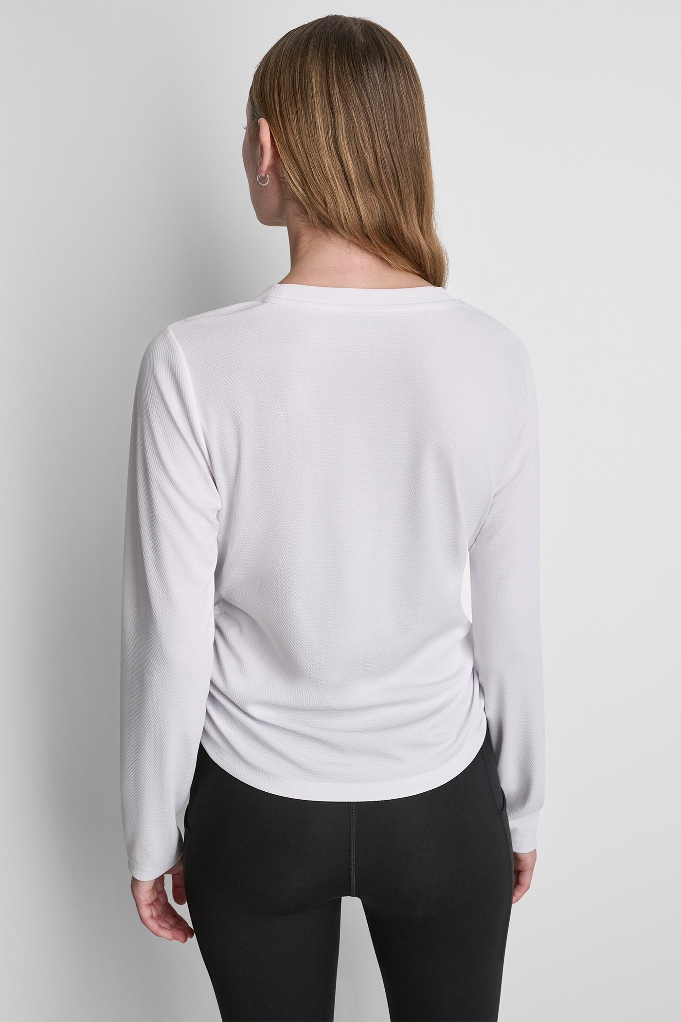 LONG SLEEVE V-NECK TECH TEE VIEW 3 | Summer Collection