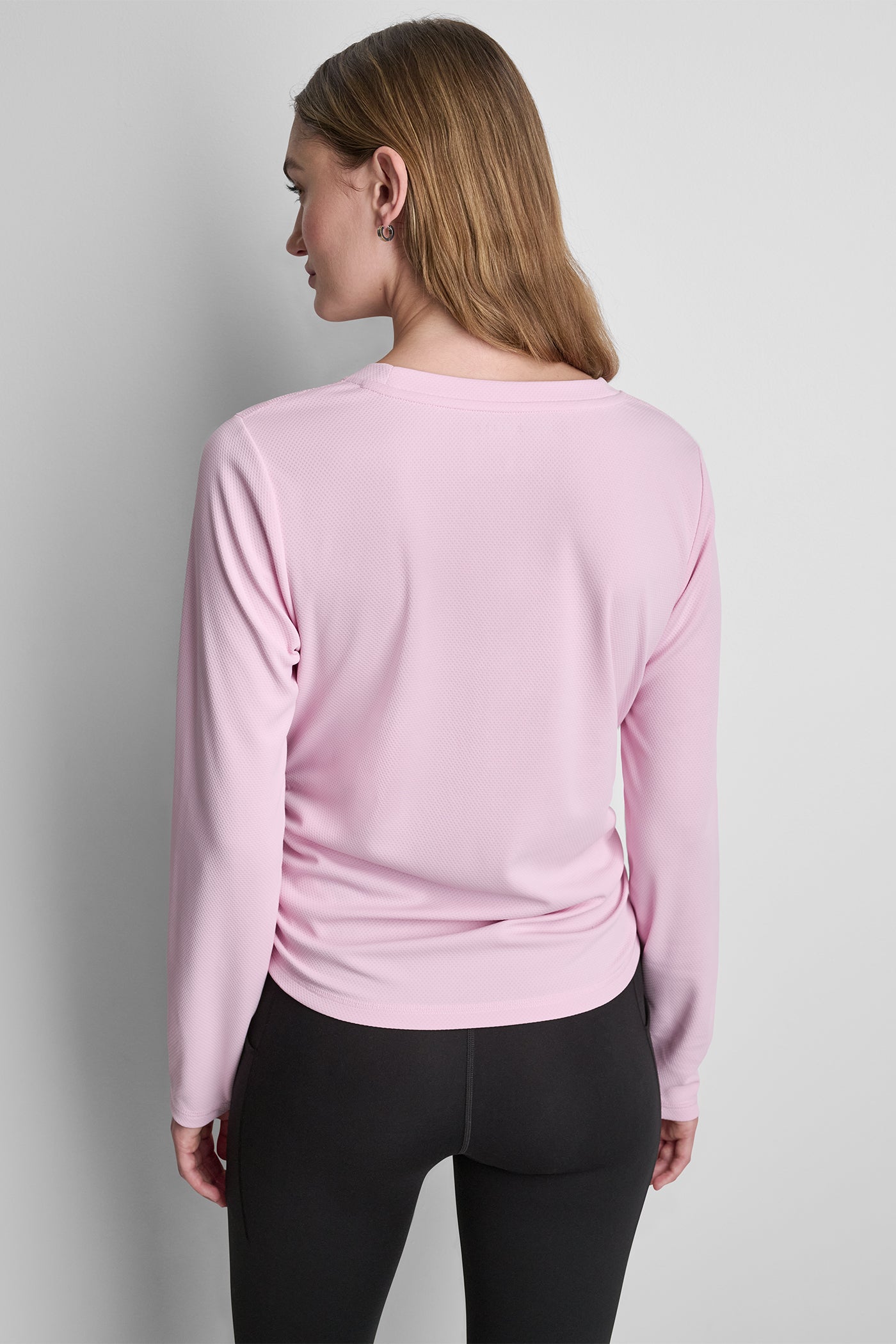 LONG SLEEVE V-NECK TECH TEE VIEW 3 | Summer Collection