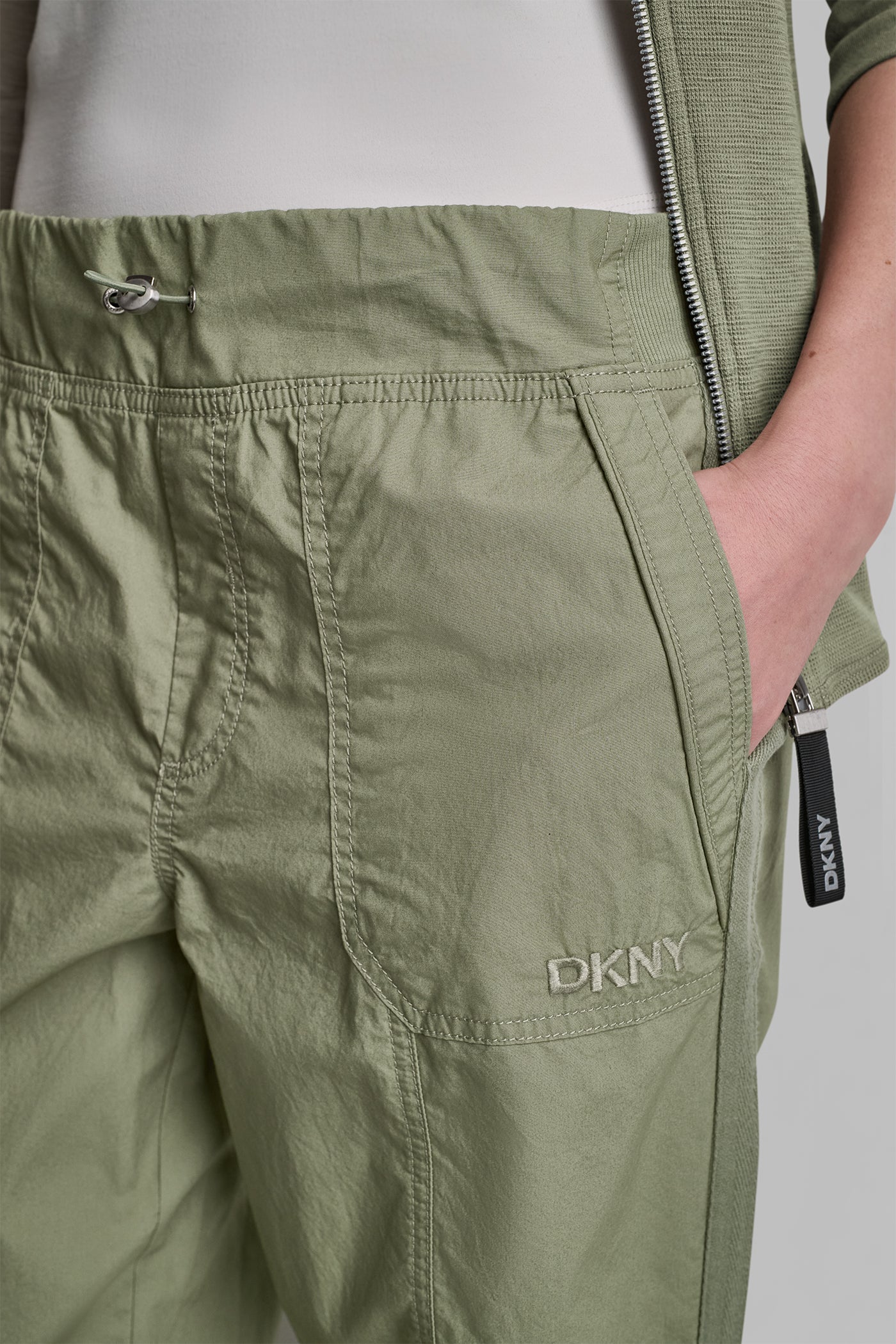 HIGH-RISE SLIM UTILITY JOGGER VIEW 5 | DKNY Promo