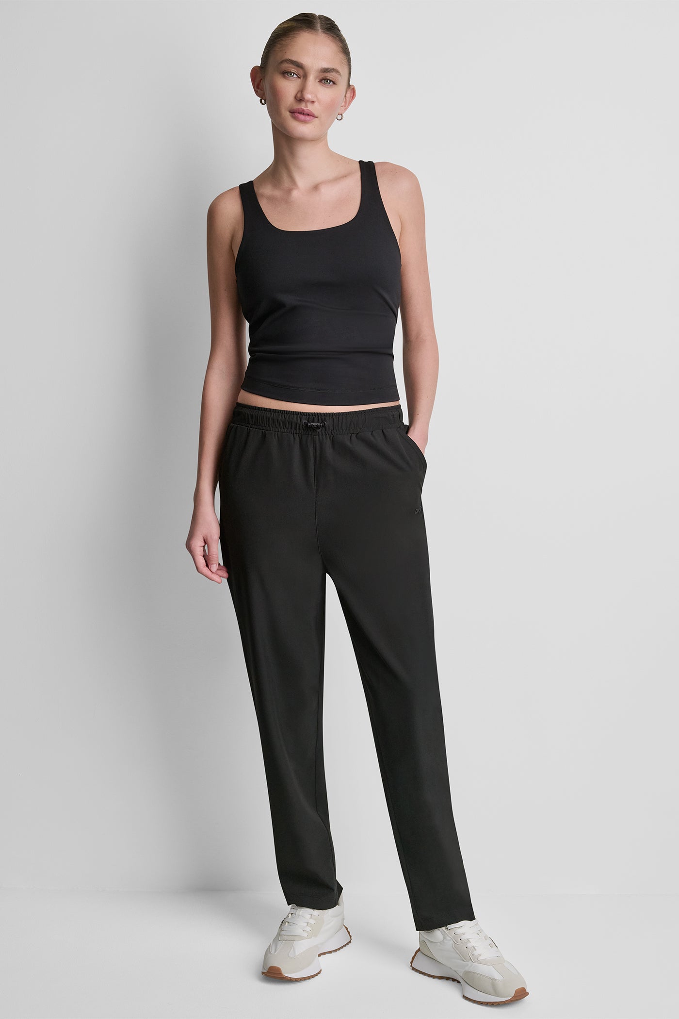 HIGH-RISE TAPERED STRAIGHT LEG PANT VIEW 5