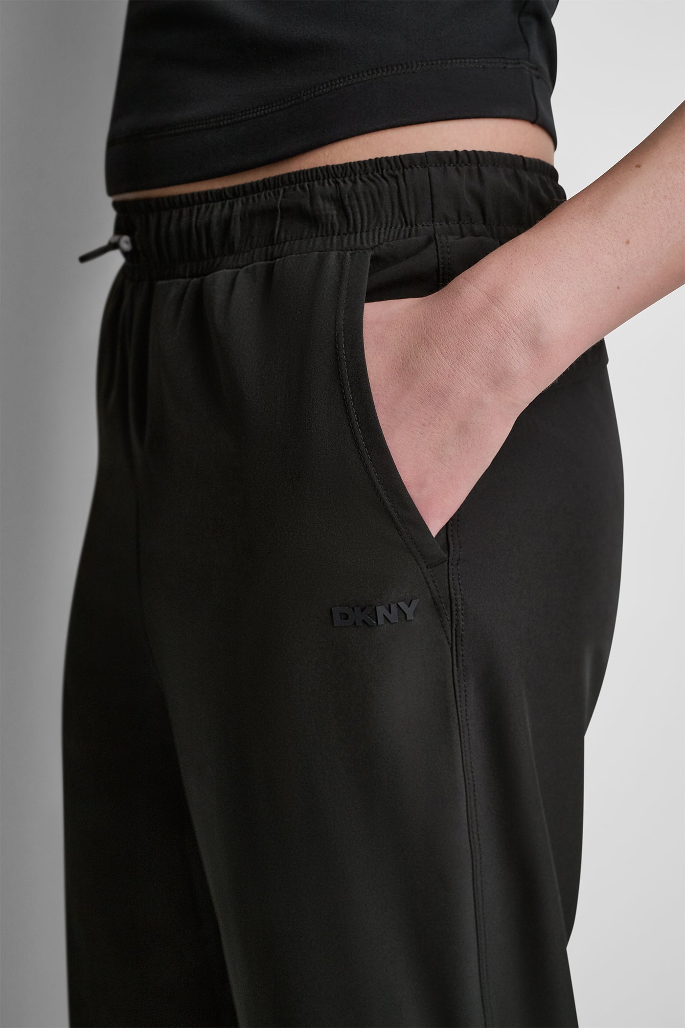 HIGH-RISE TAPERED STRAIGHT LEG PANT VIEW 6
