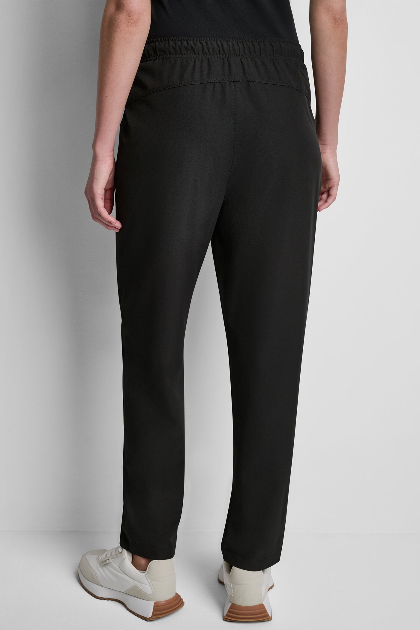 HIGH-RISE TAPERED STRAIGHT LEG PANT VIEW 3