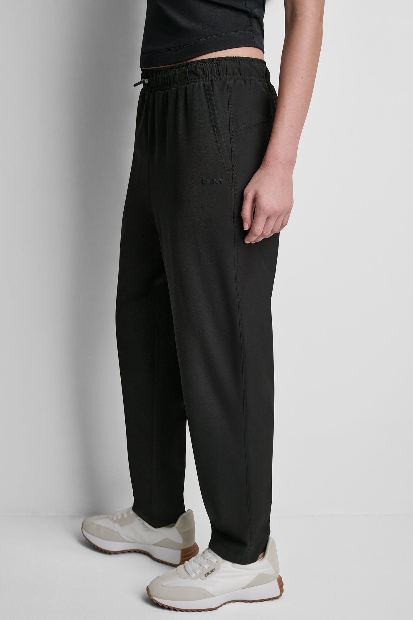 HIGH-RISE TAPERED STRAIGHT LEG PANT VIEW 4