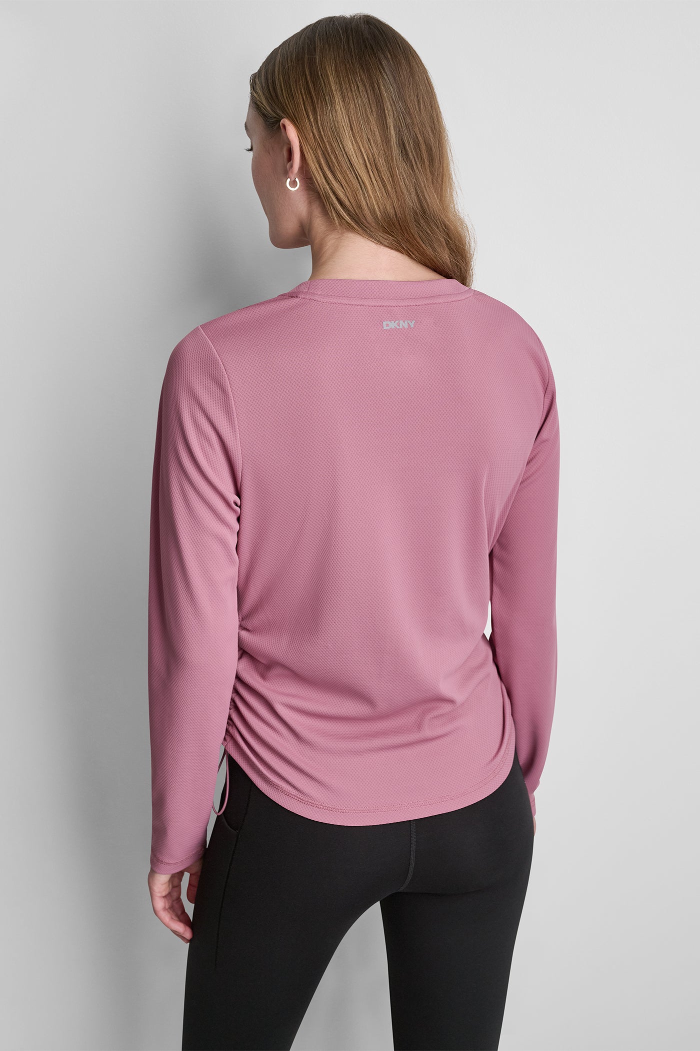 LONG SLEEVE V-NECK TECH TEE VIEW 3 | Summer Collection