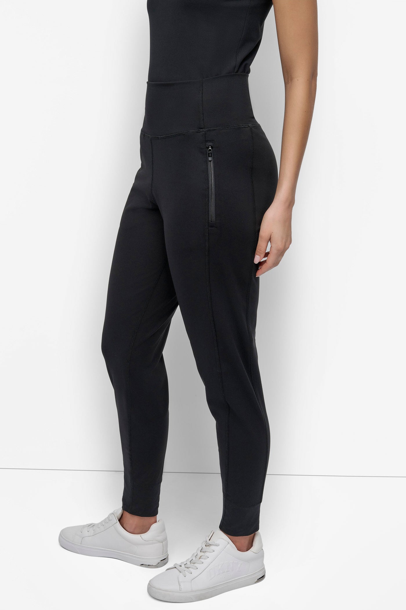 BALANCE COMPRESSION JOGGER WITH LOCK ZIP POCKETS VIEW 3 | Leggings
