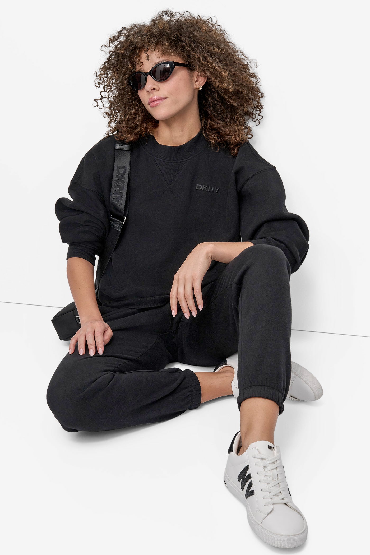 HD SILICONE LOGO RELAXED JOGGER WITH POCKETS VIEW 6 | Sweatshirts & Joggers
