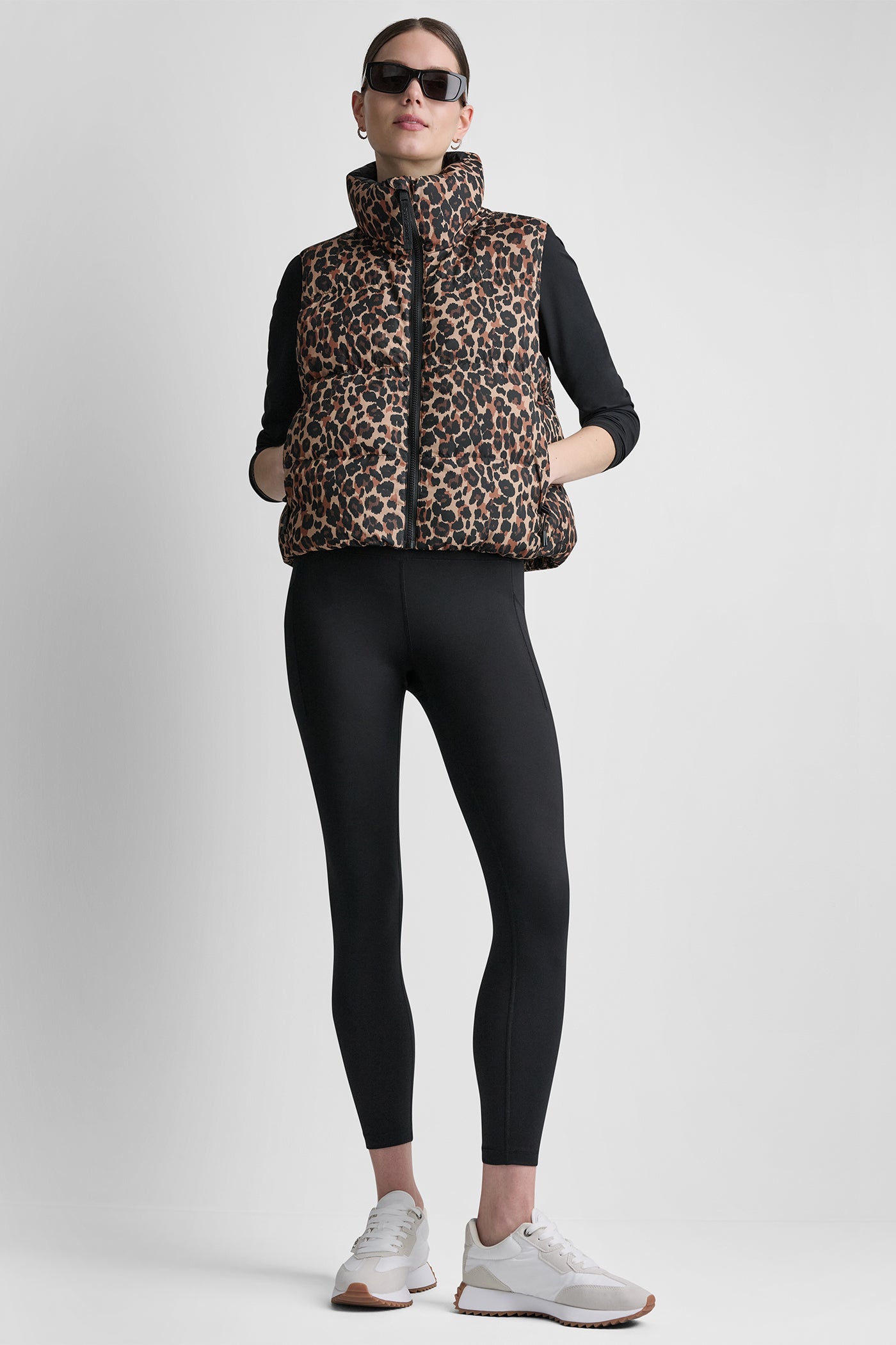 PRINTED MOCK NECK VEST VIEW 11