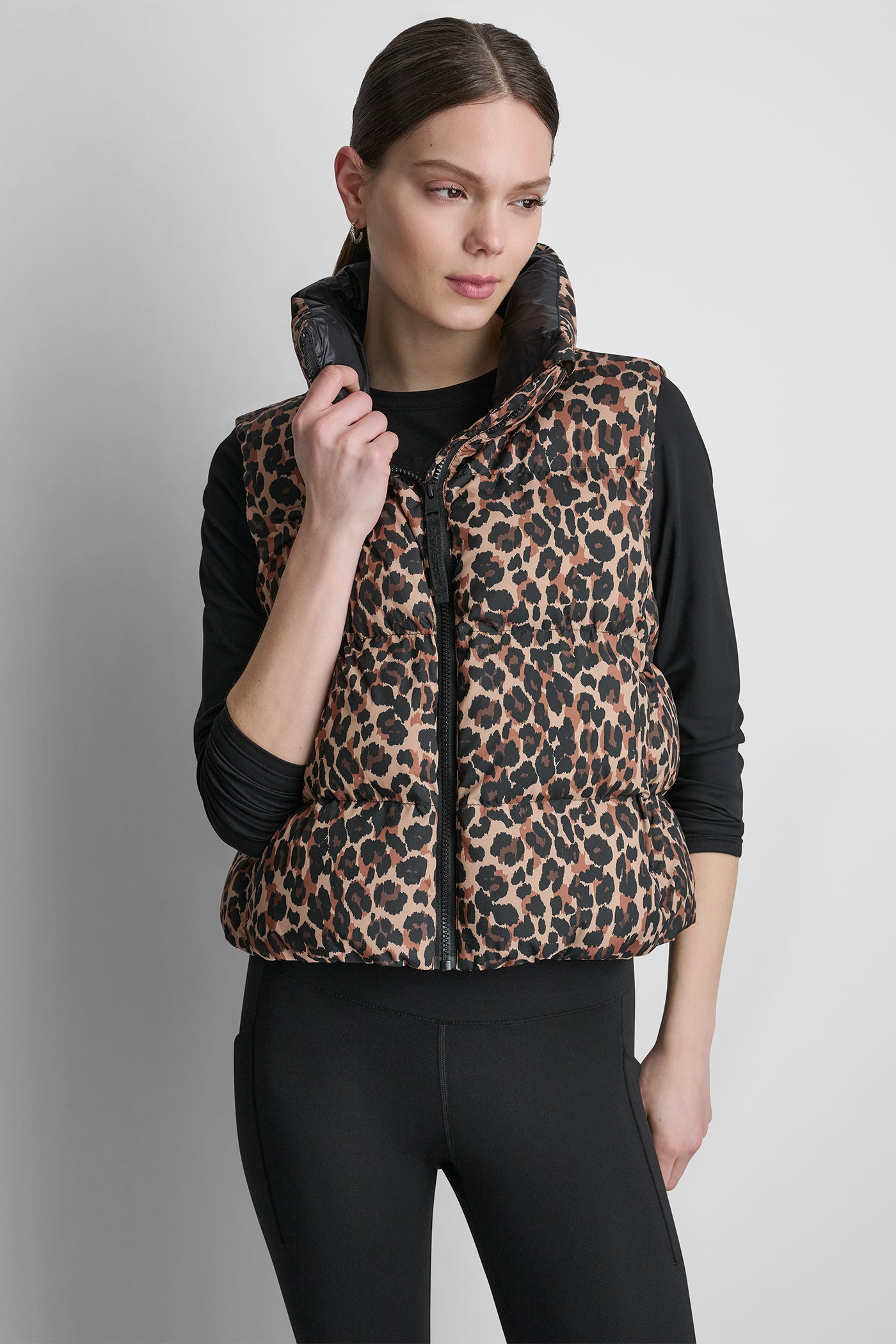PRINTED MOCK NECK VEST VIEW 6