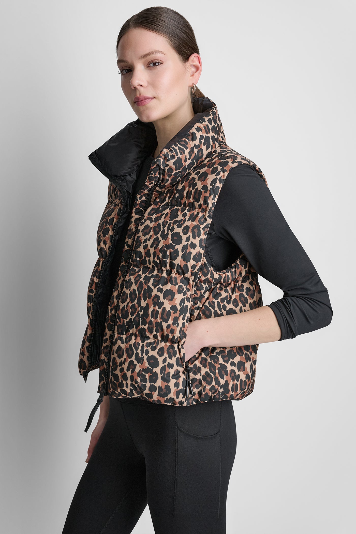 PRINTED MOCK NECK VEST VIEW 4