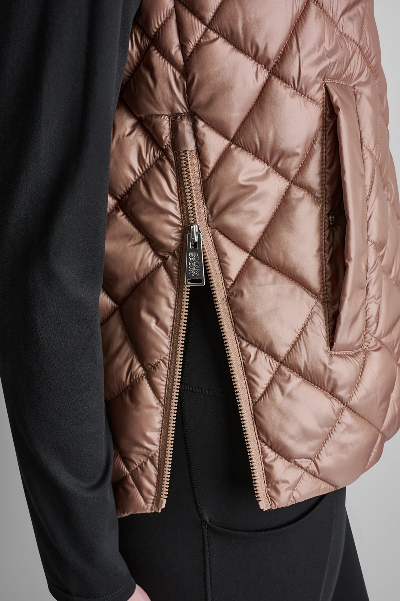 HOODED DIAMOND QUILTED VEST VIEW 9