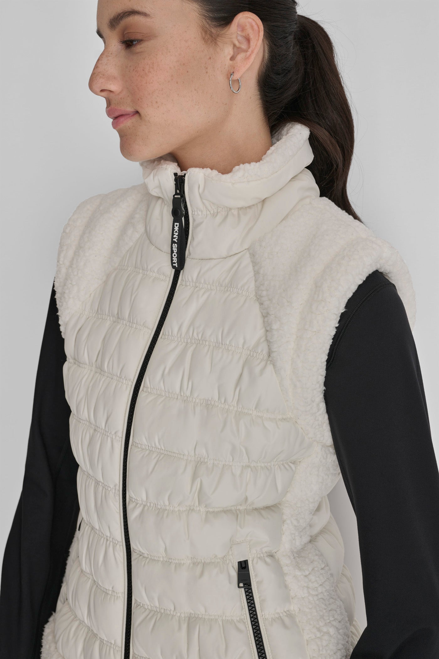 MOCK-NECK PUFFER VEST VIEW 4 | Clothing