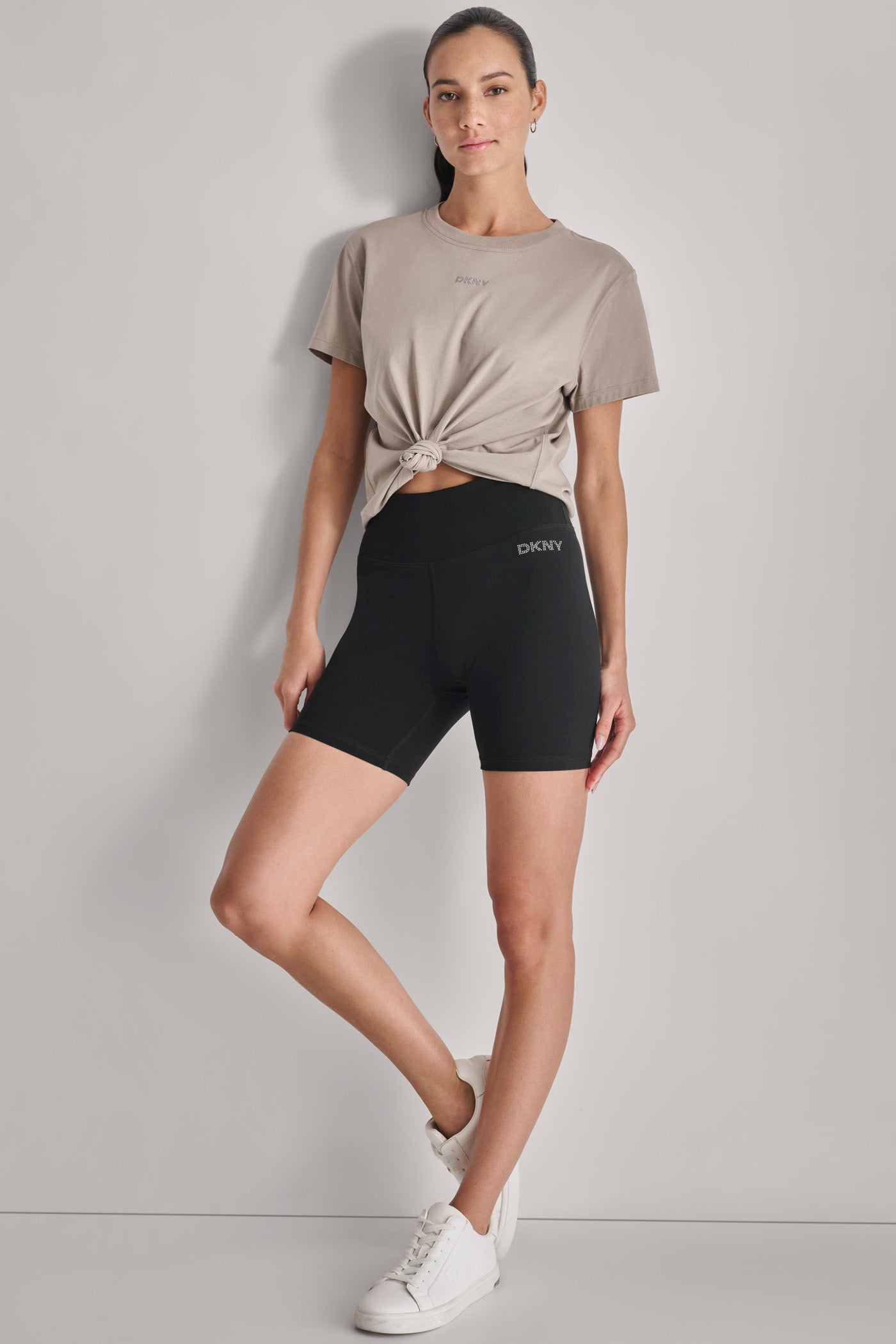 MID-RISE LOGO BIKER SHORT VIEW 3 | Leggings
