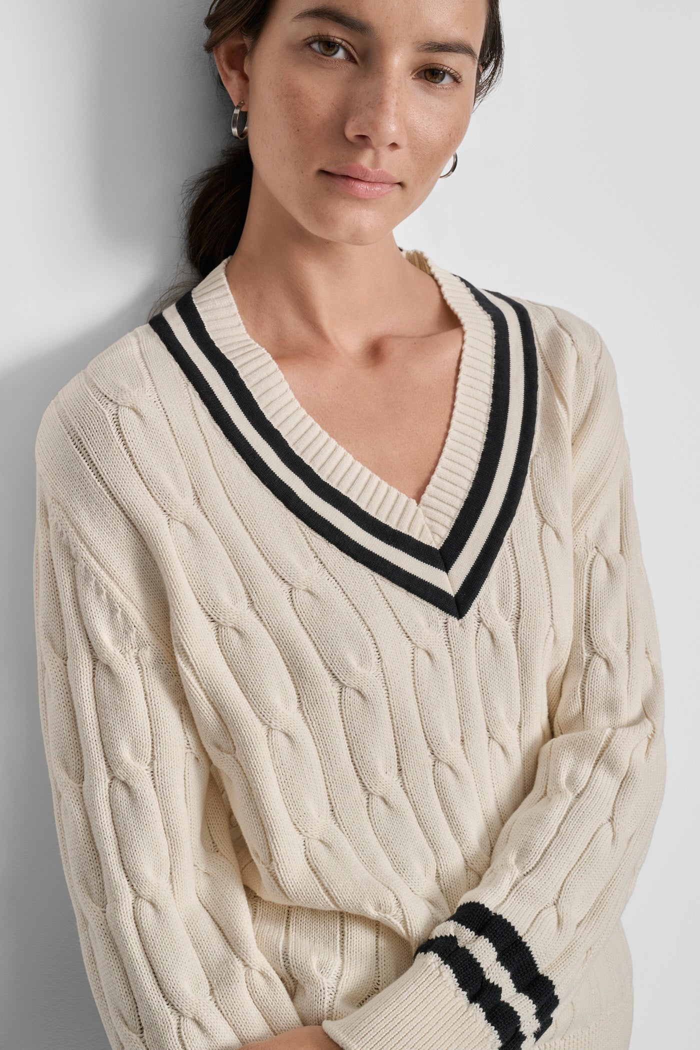 CABLE KNIT V NECK SWEATER WITH TIPPING AND LOGO VIEW 4 | WOMEN'S SWEATERS & TOPS