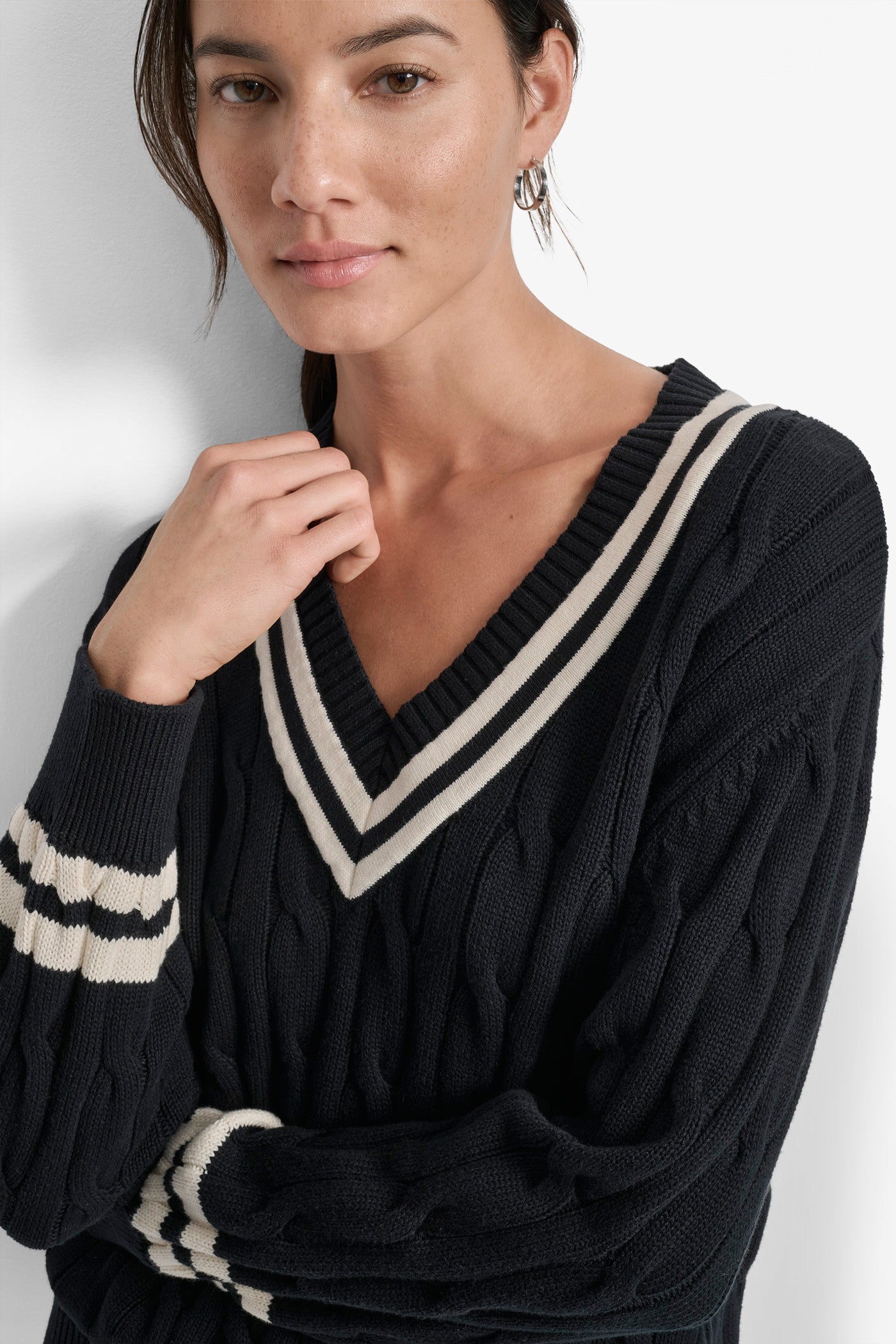 CABLE KNIT V NECK SWEATER WITH TIPPING AND LOGO VIEW 4 | WOMEN'S SWEATERS & TOPS