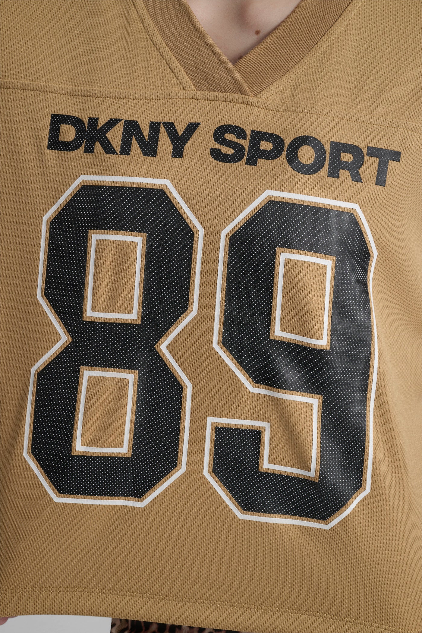 CROPPED VARSITY LOGO JERSEY TEE VIEW 4 | Tees & Tanks