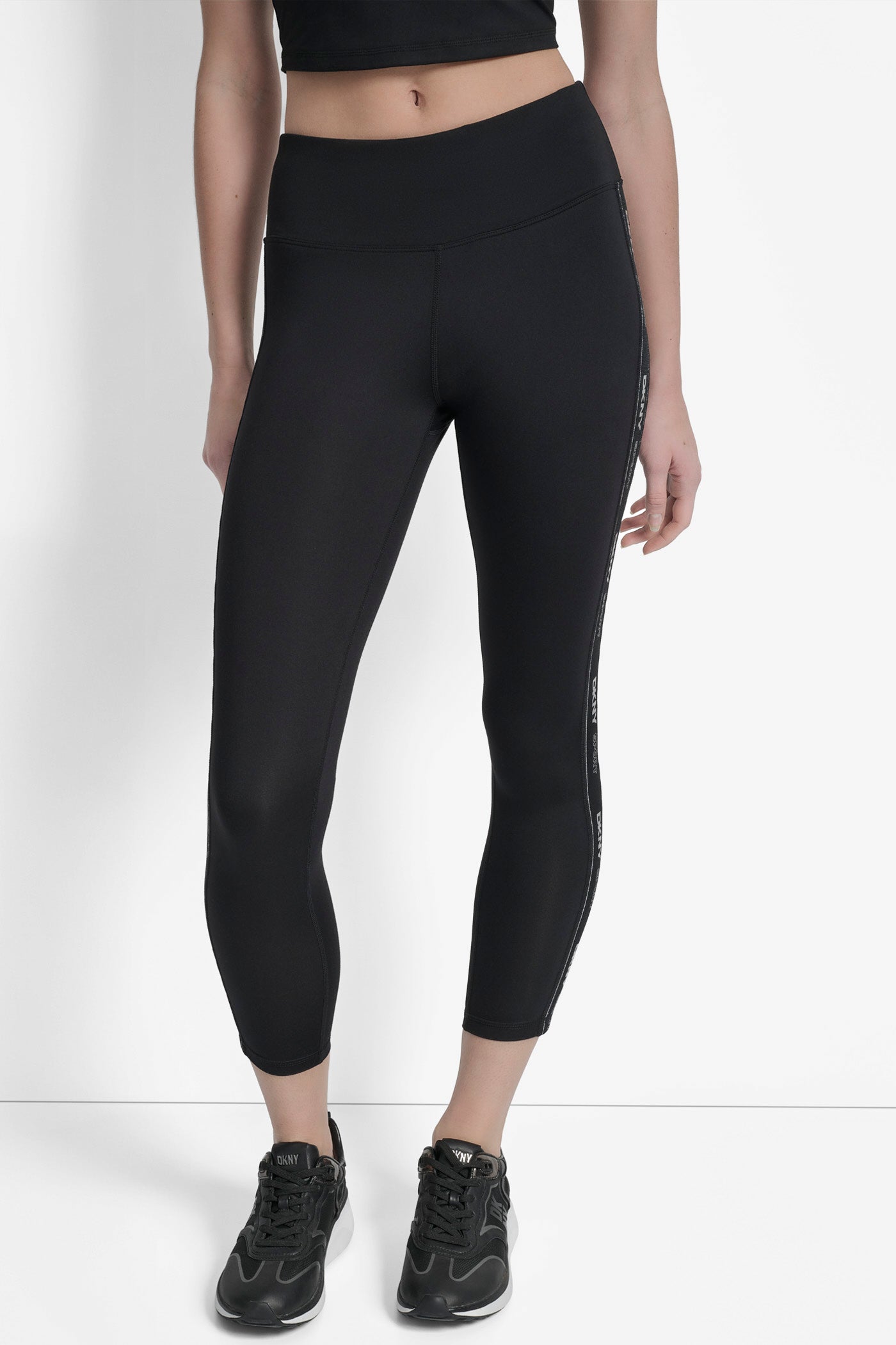 BLACK/SILVER BALANCE COMPRESSION HIGH WAIST 7/8 TIGHT WITH LOGO, FRONT VIEW | Leggings