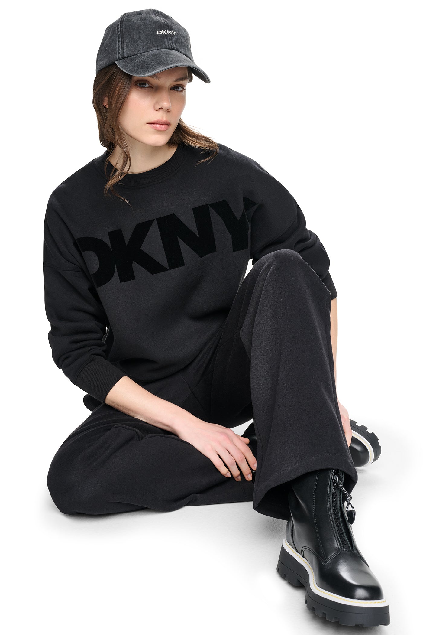 HIGH RISE FLOCKED LOGO RELAXED PANT VIEW 6