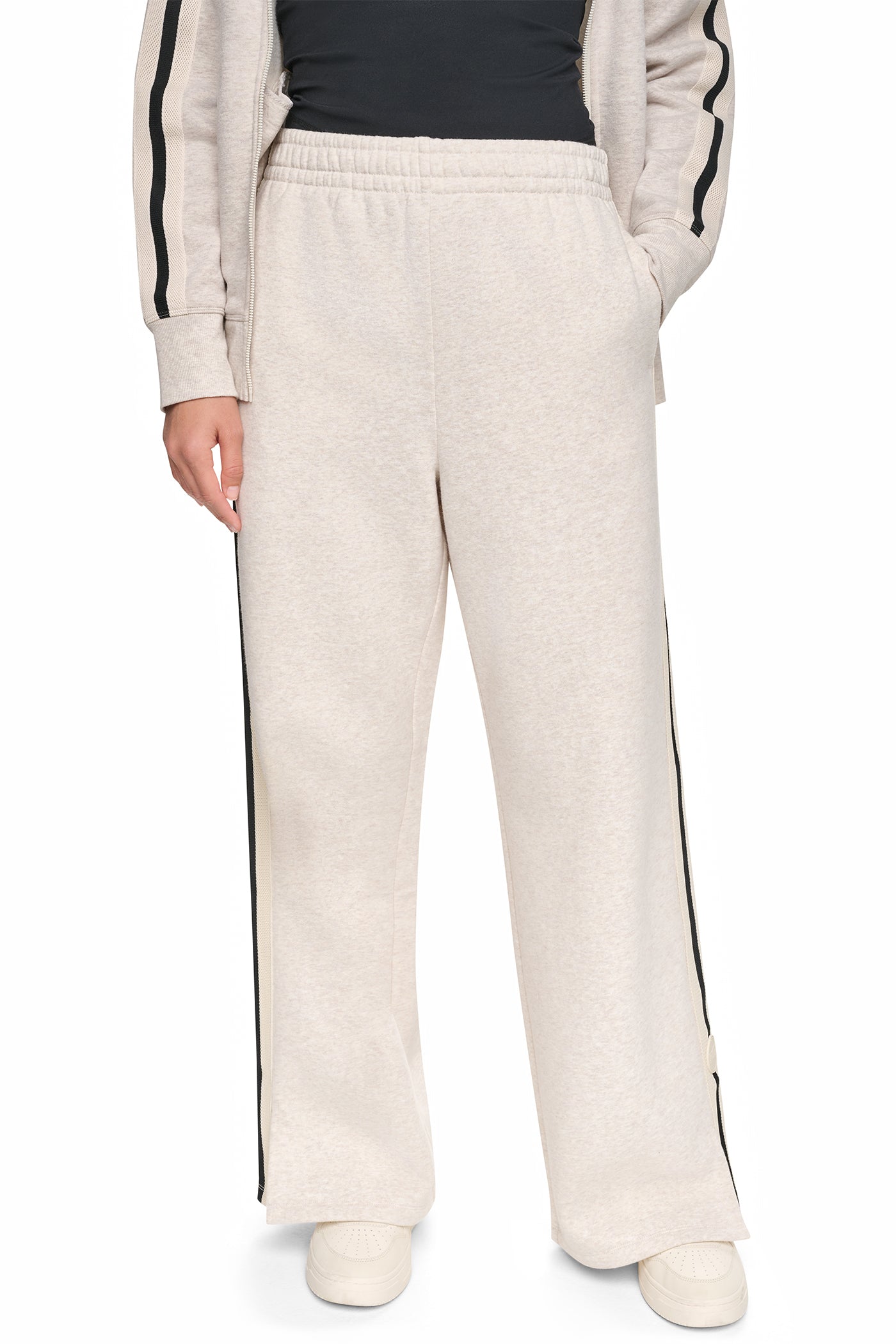 HIGH-RISE STRAIGHT LEG TRACK PANT VIEW 4