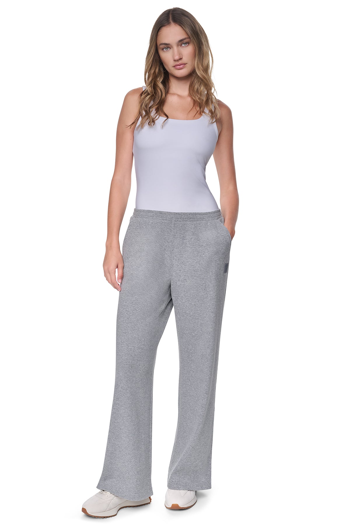 HIGH-RISE RELAXED STRAIGHT LEG PANT VIEW 2