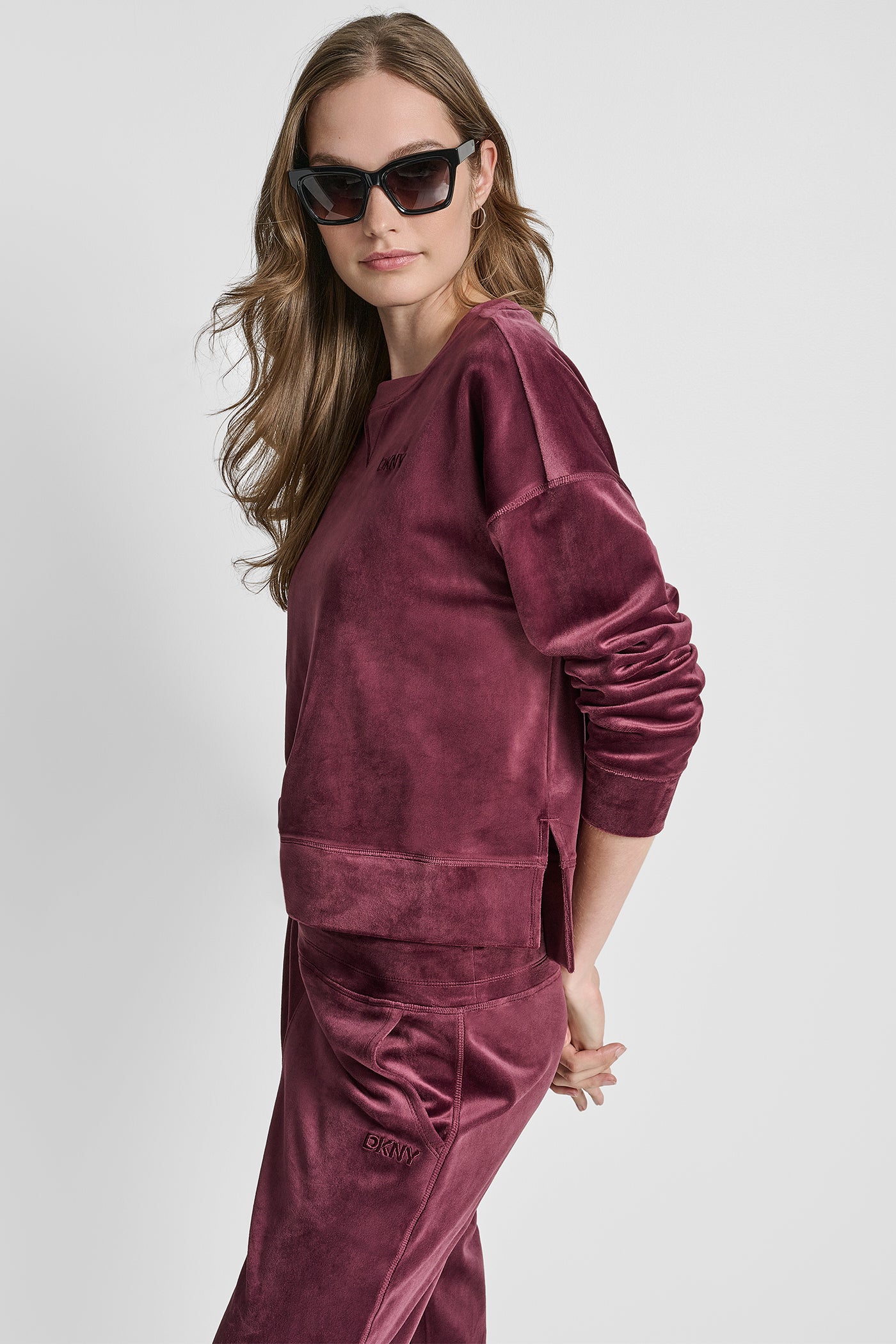 HIGH LOW CREW NECK V-INSET PULLOVER WITH EMBROIDERY VIEW 3 | DKNY Sport