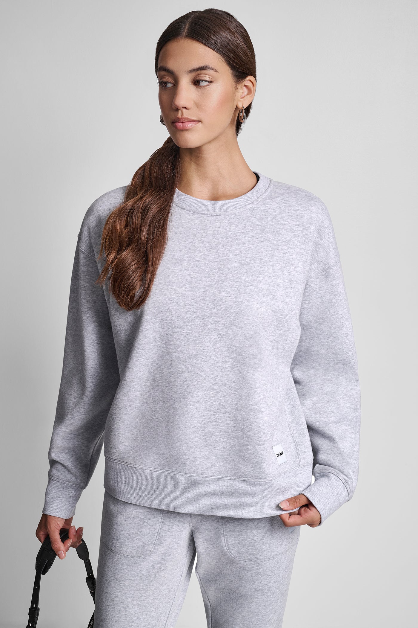 PEARL GREY HEATHER TONAL LOGO PATCH CREW NECK LONG LINE PULLOVER, VIEW 1 | New Arrivals