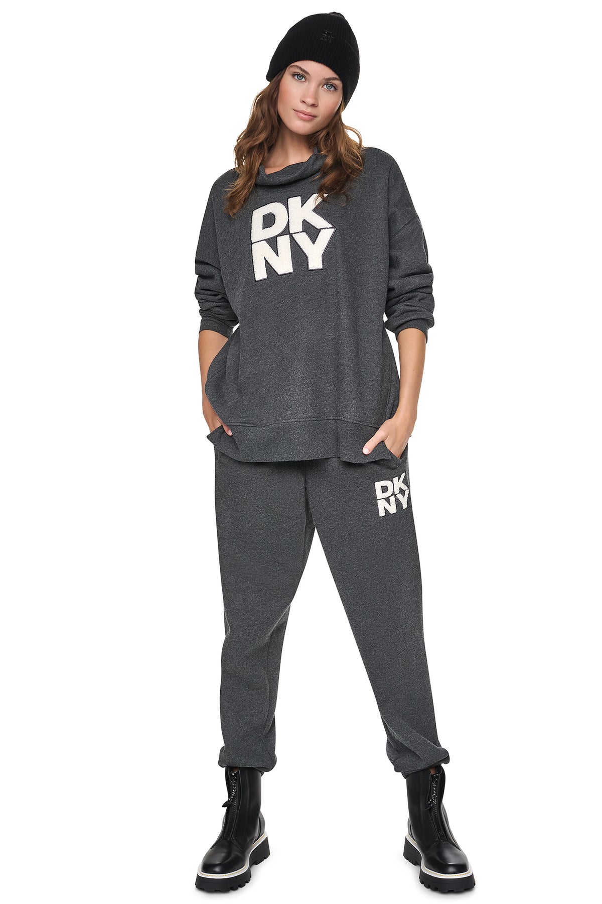 MID-RISE CHENILLE LOGO RELAXED JOGGER VIEW 2
