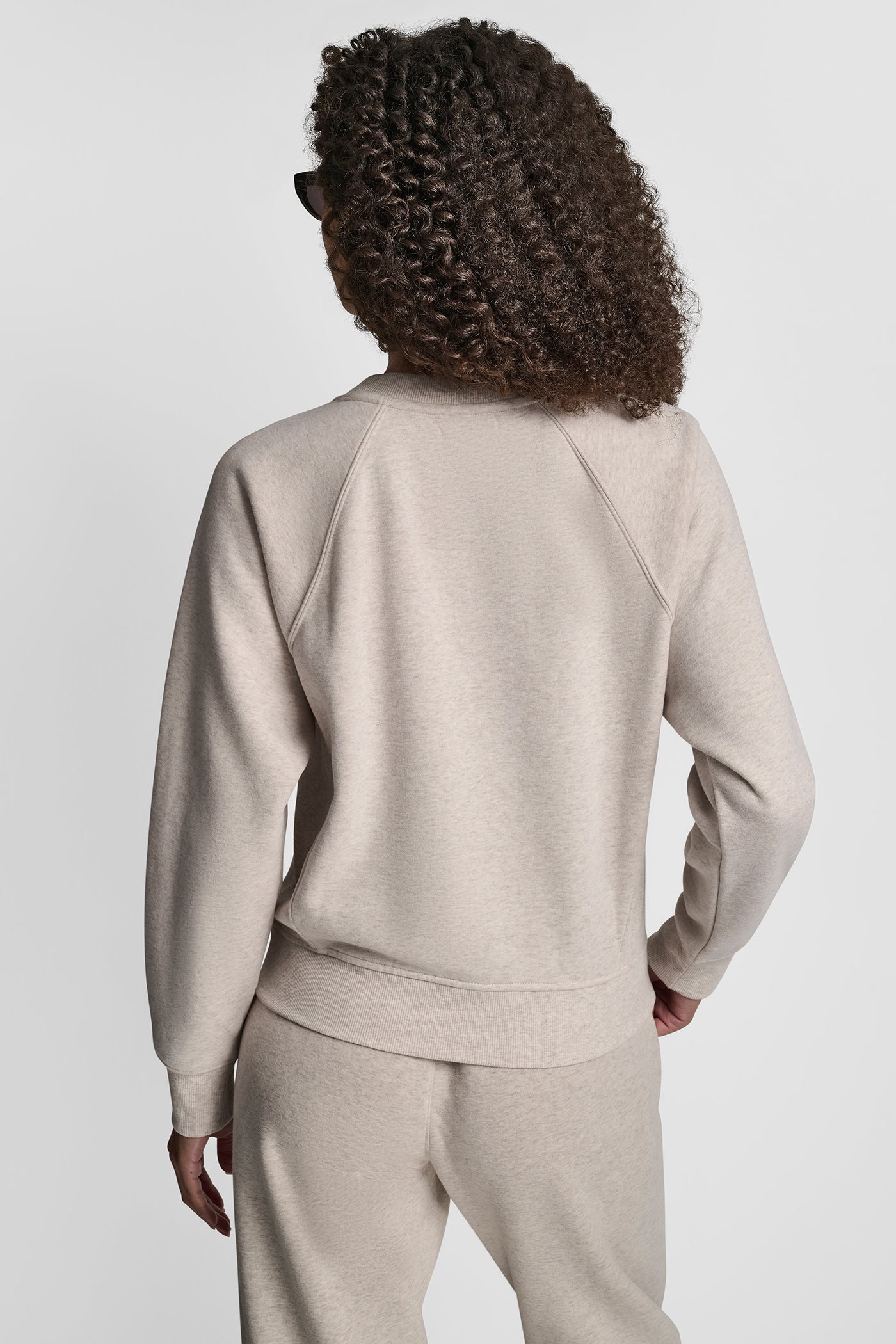 CORTADO HEATHER ESSENTIAL RAGLAN LONG SLEEVE TOP, VIEW 2 | Sweatshirts & Joggers